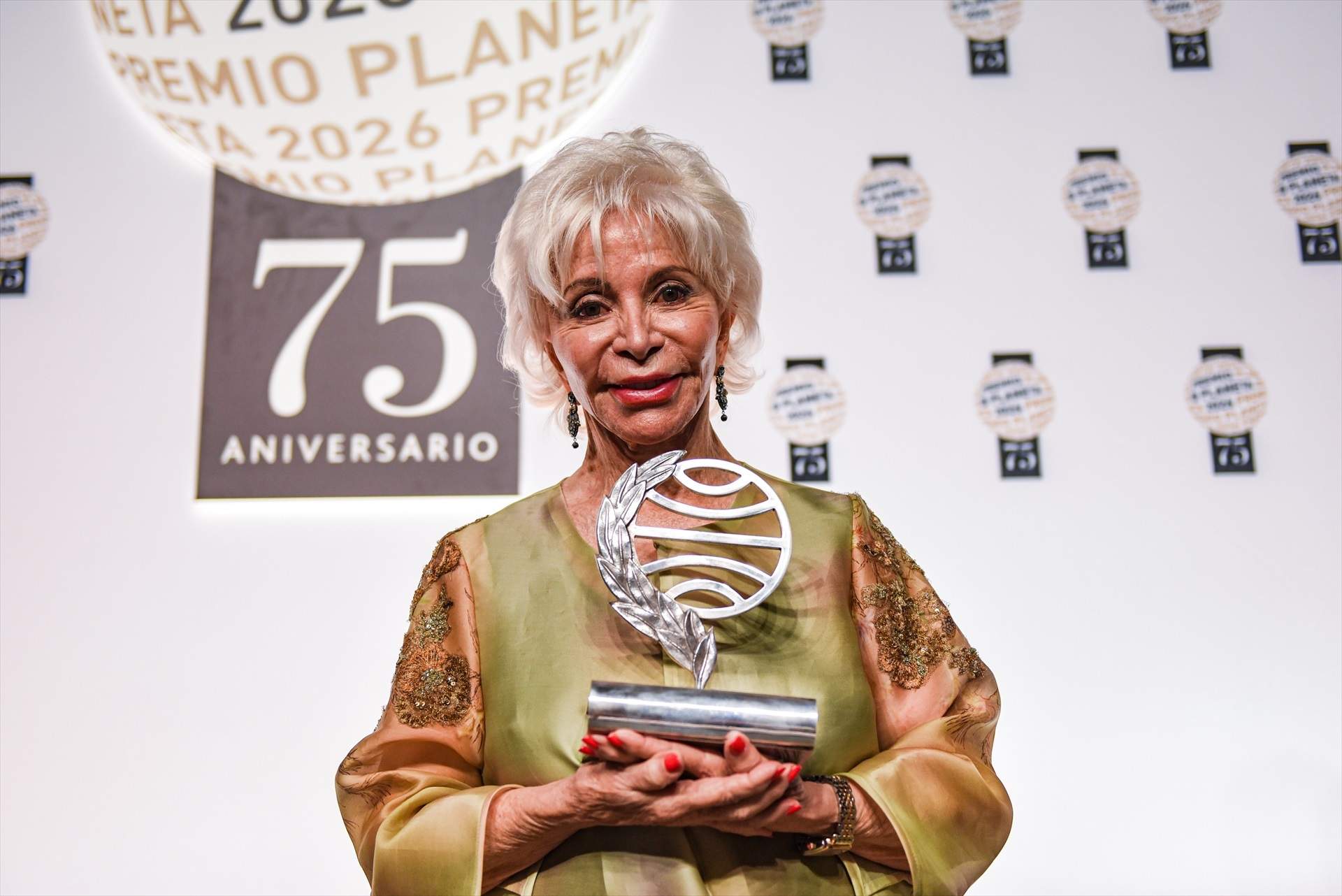 La escritora chilena Isabel Allende gana el Premio Planeta con la novela 'La hora antes del alba'