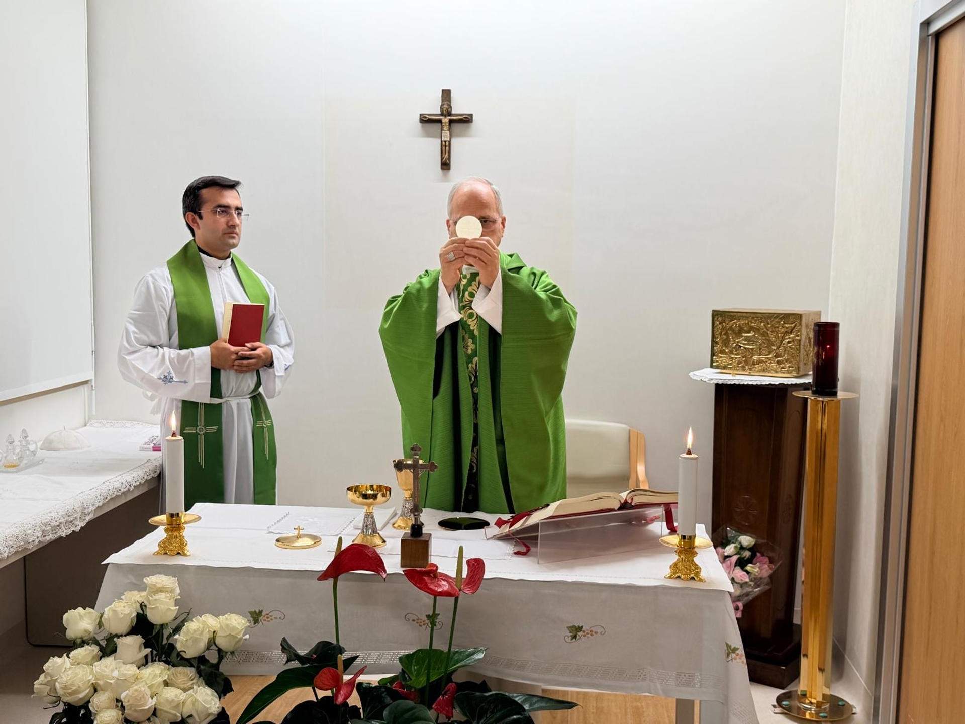 El Vaticà publica la primer foto del papa Lleó XIV després de ser operat de càncer