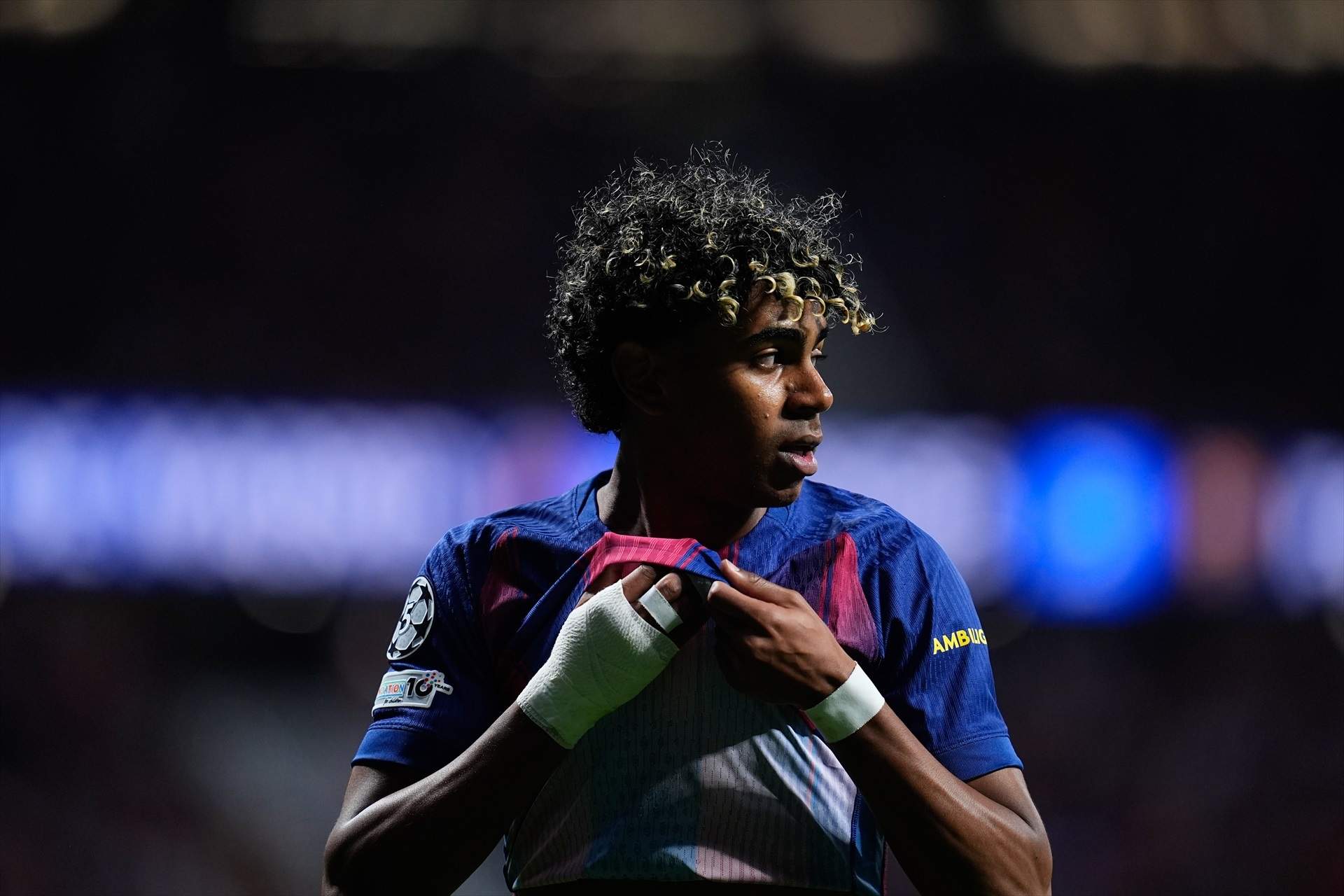 Lamine Yamal, el primer a saber que no serà al partit amb el PSG i Flick ja estudia el canvi