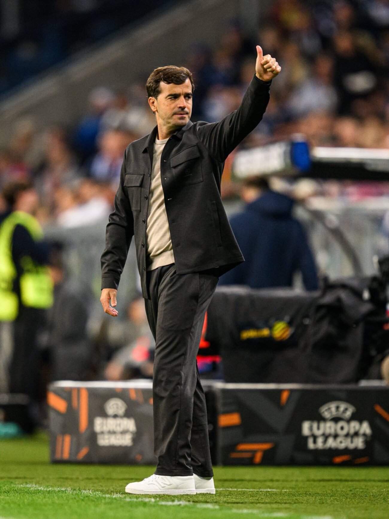 El català Carles Martínez ja enlluerna Alemanya: el seu Leverkusen vola a la Bundesliga i a Europa