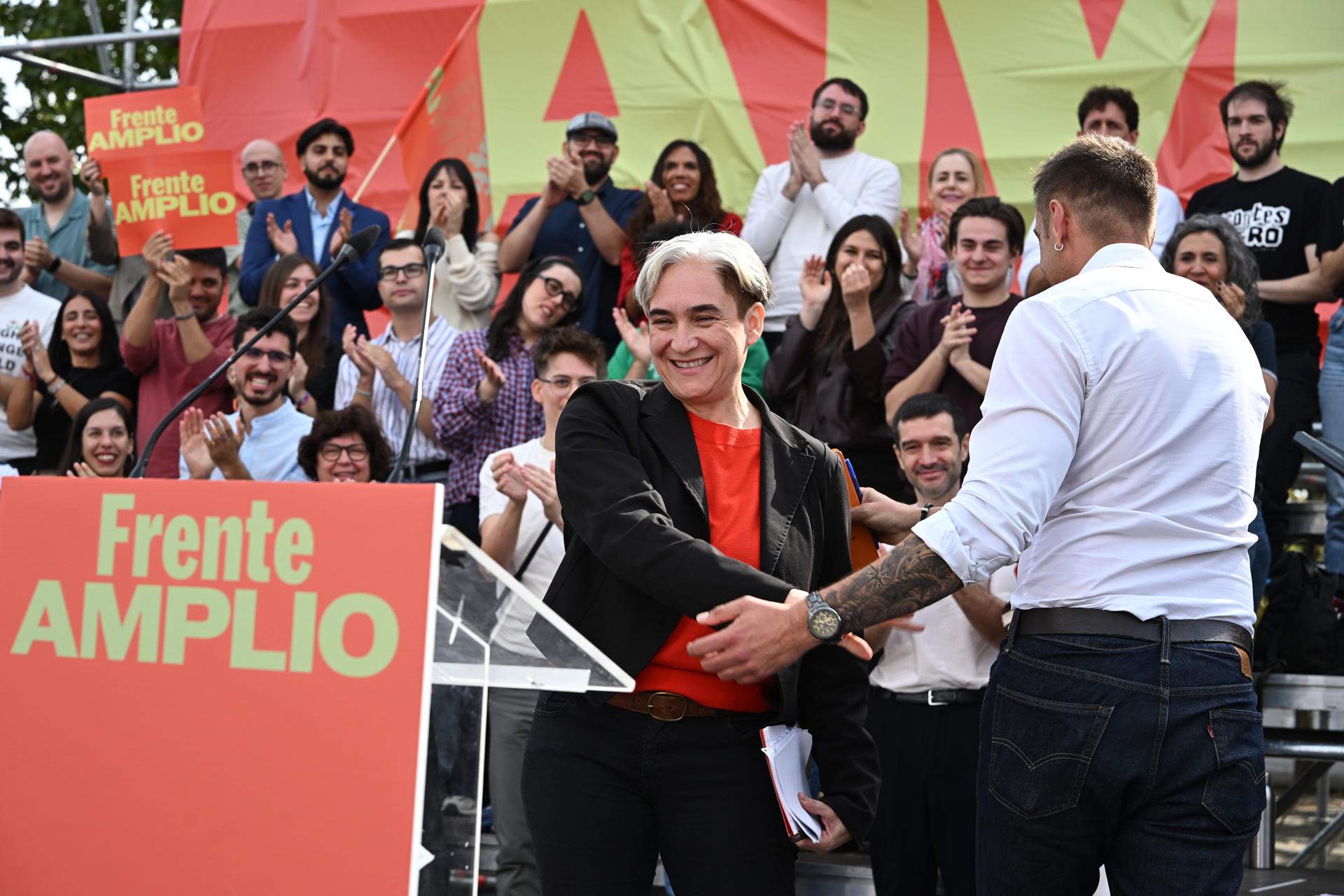 El Frente Amplio corona a Colau como líder de una coalición fallida por la desunión con Podemos