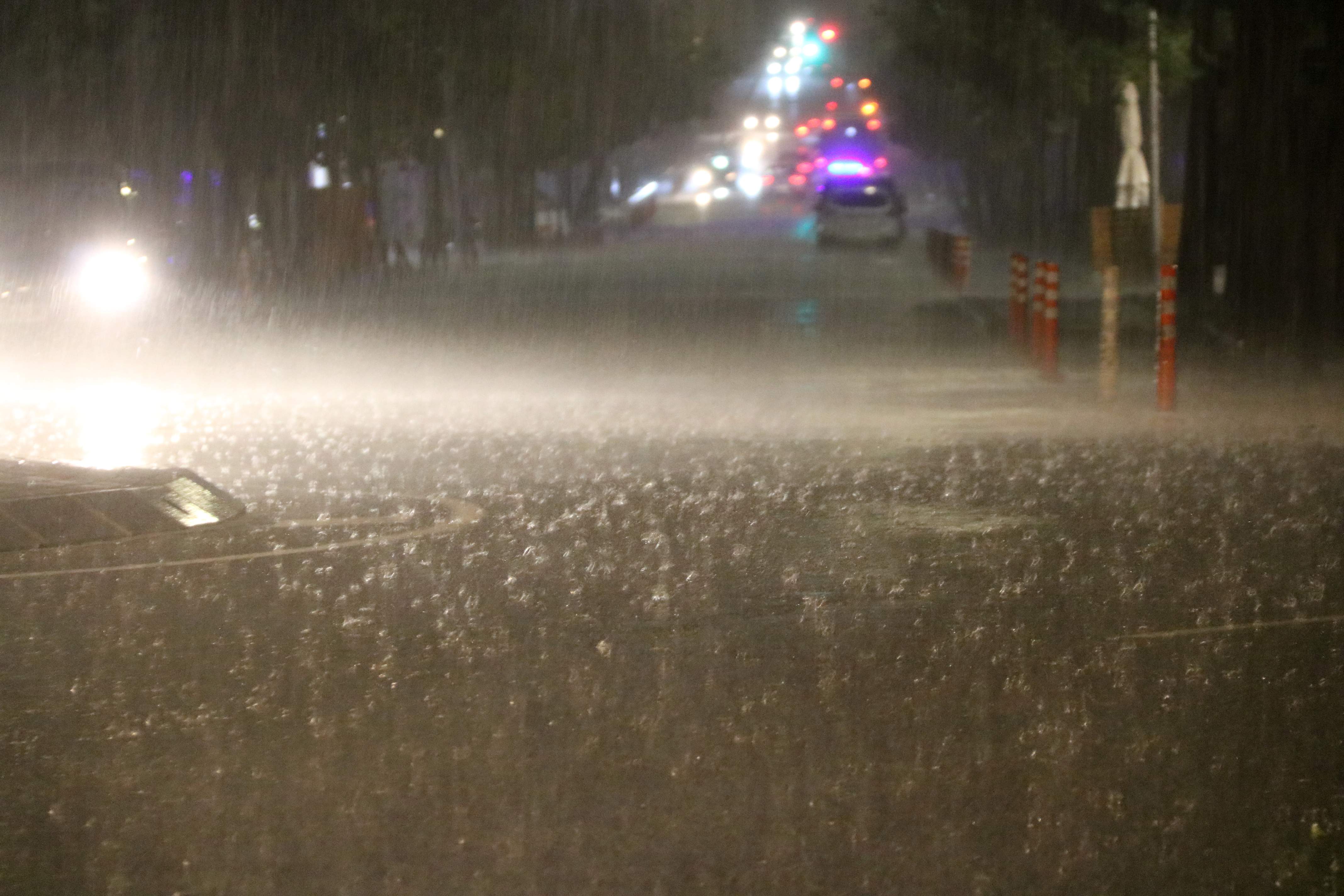 VÍDEOS | La pluja escombra el Vallès Oriental i el Meteocat emet un avís per temps violent