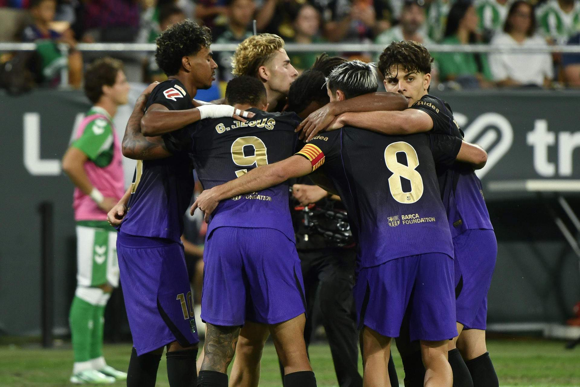 Las notas del Betis - Barça de LaLiga EA Sports: siete goles y dos excelentes en un partido de ida y vuelta