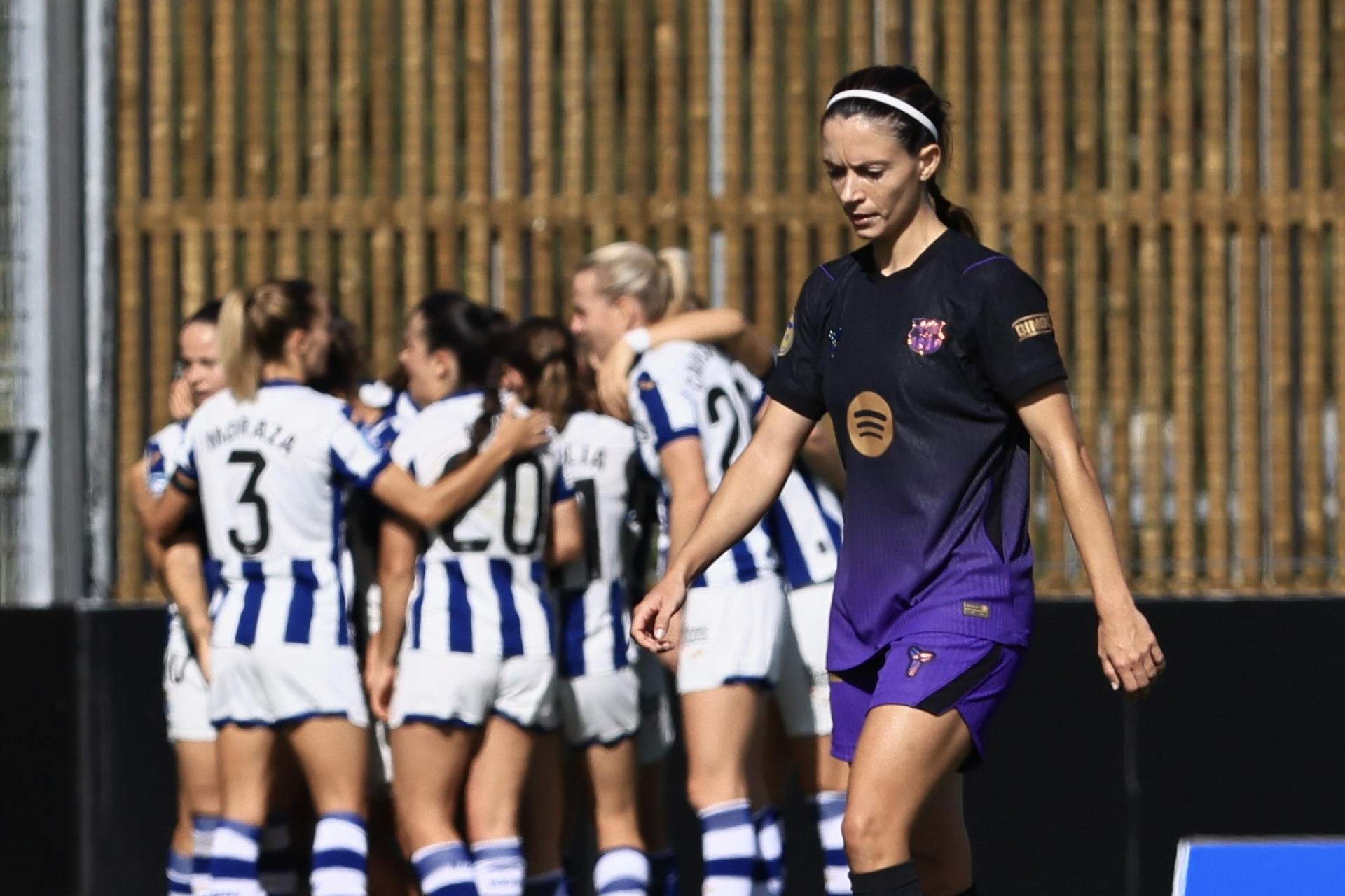 El Barça vuelve a caer contra la Real Sociedad (2-1) en una polémica primera derrota de la temporada