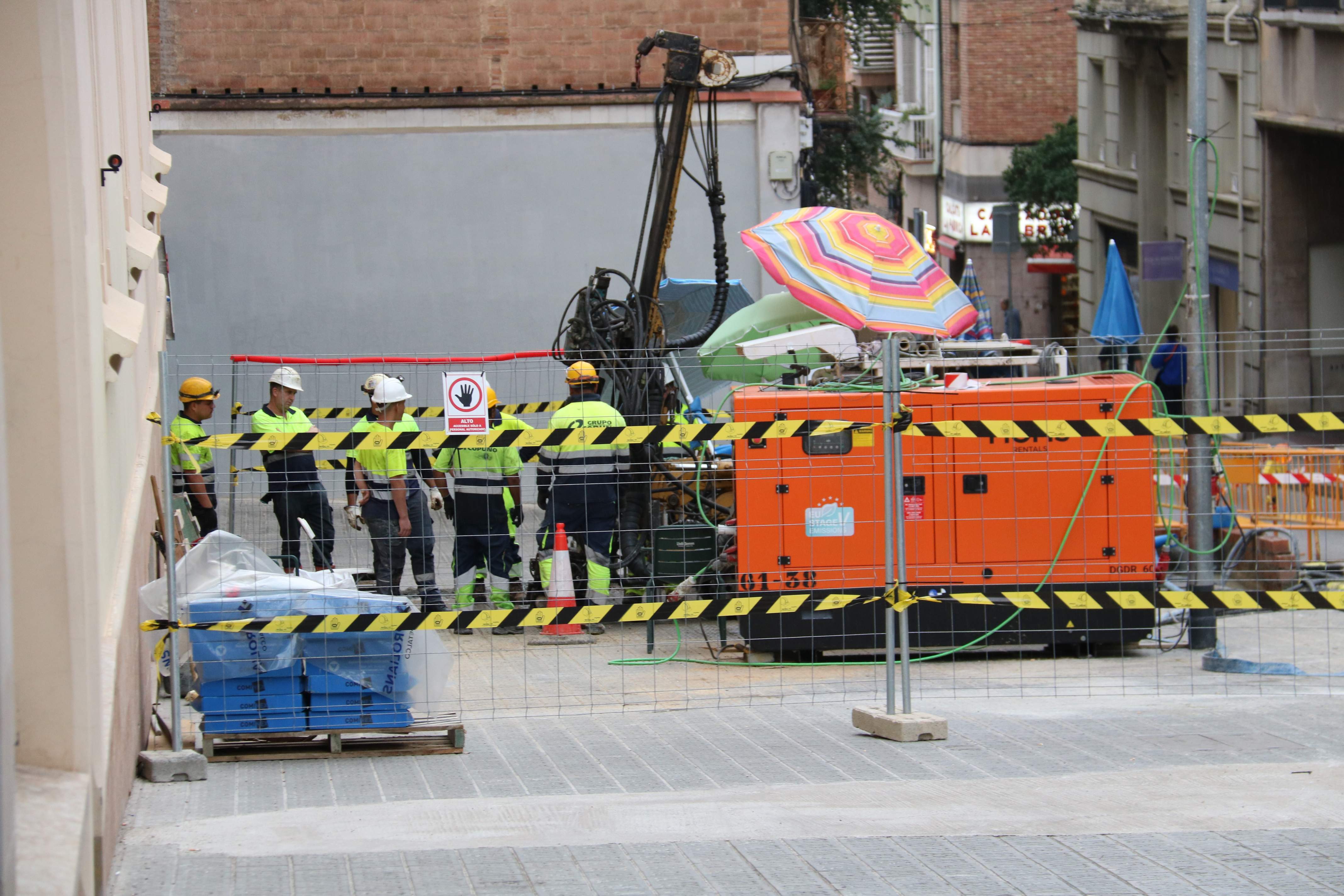 Part dels veïns afectats per l'esvoranc de l'L9 podran tornar als domicilis la setmana vinent