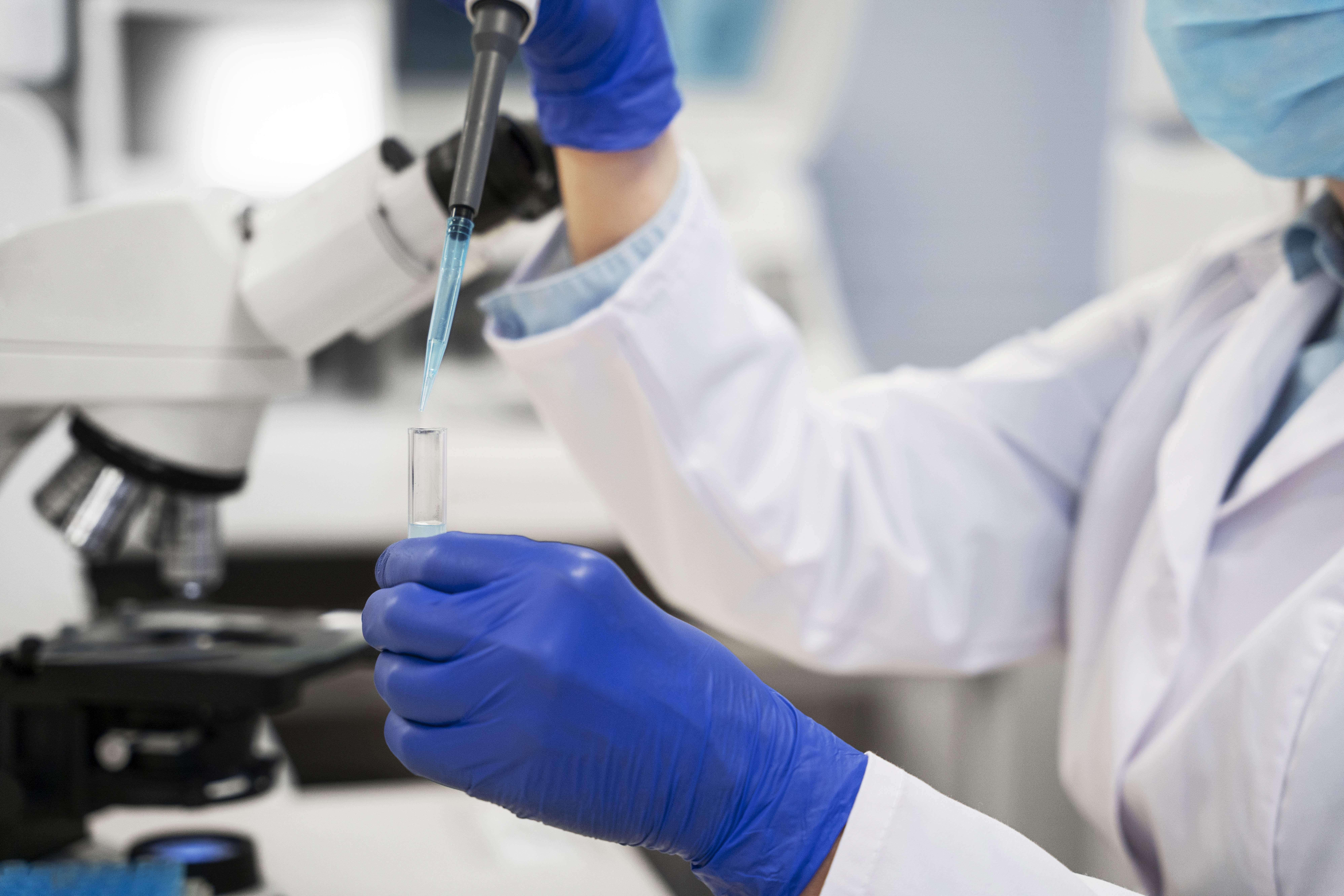 Una "cola molecular" natural podria ajudar a superar la resistència dels tumors a la immunoteràpia
