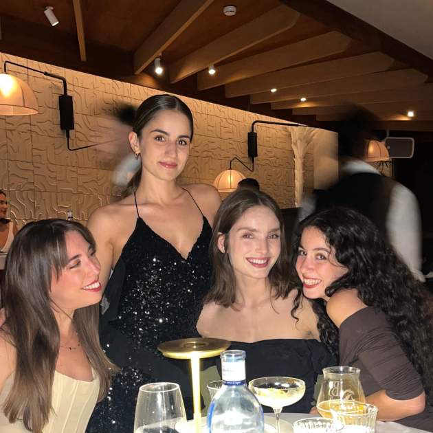 El sopar de celebració de Paula Willems amb les seves amigues / Instagram El sopar de celebració de Paula Willems amb les seves amigues / Instagram