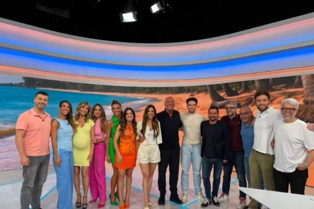 Maria Moya, embarassadíssima, amb els seus companys d''Aruser@s' IG