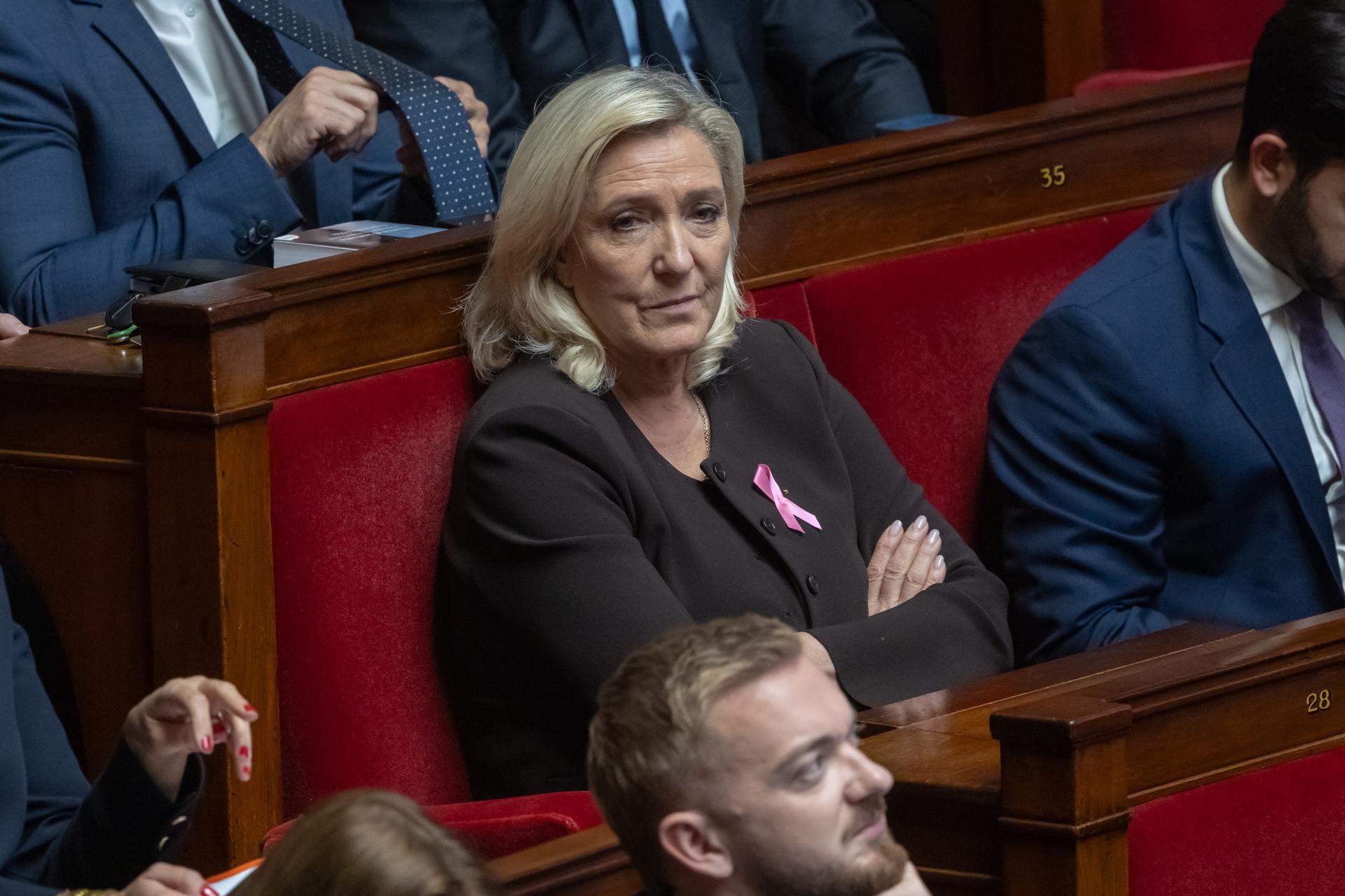 Los disturbios en Francia impulsan a Le Pen: rozaría el 60% en la segunda vuelta presidencial