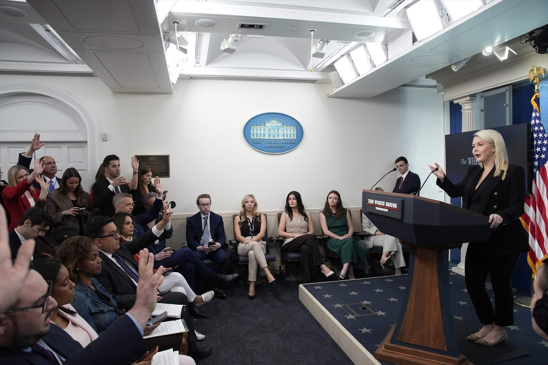 La última de Trump para evitar a los periodistas en la Casa Blanca: cambiar la sala de prensa por una piscina