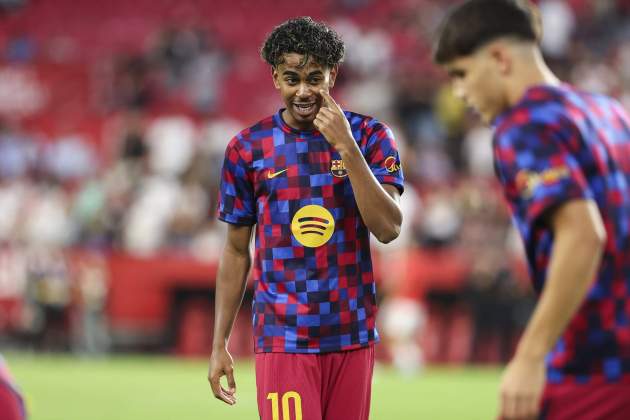 Lamine Yamal calentamiento Barça Lamine Yamal calentamiento Barça