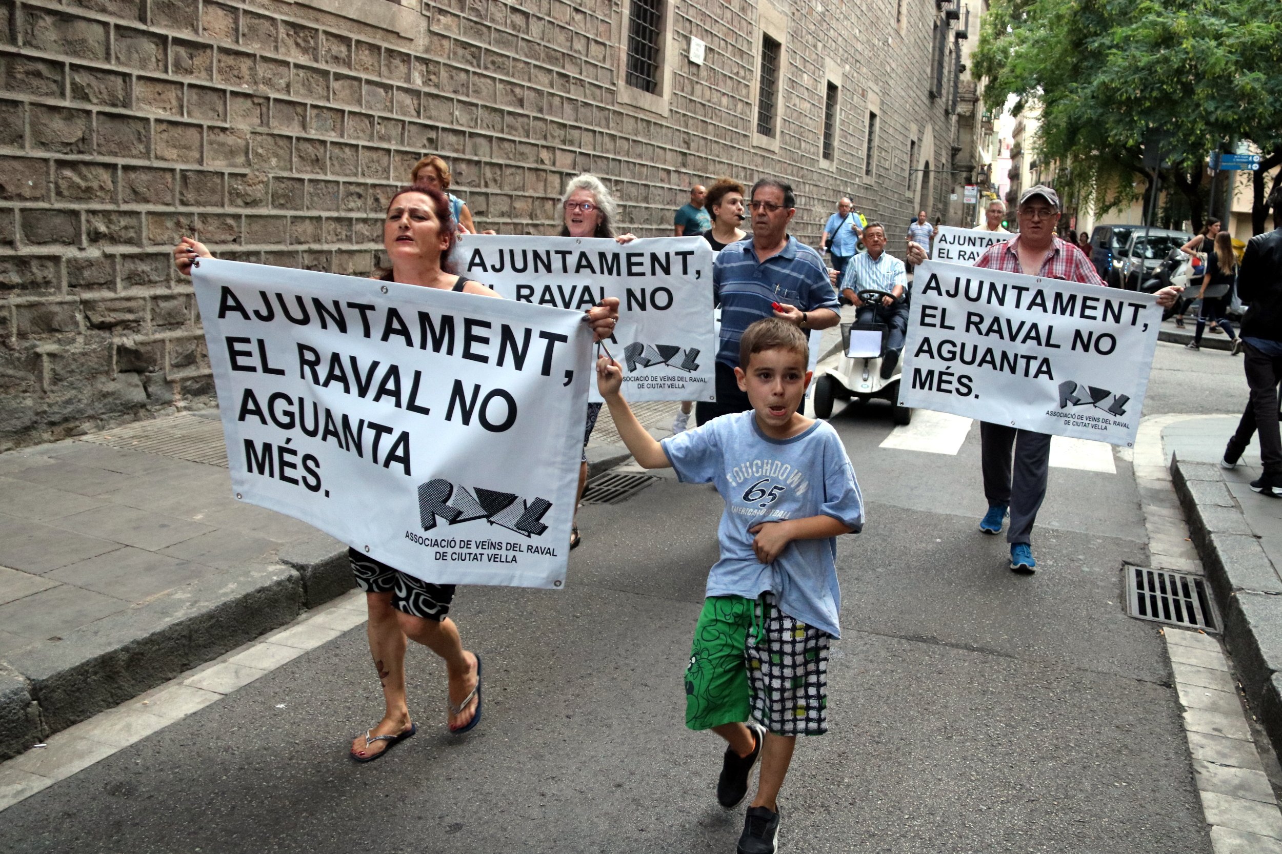 ¿Por qué se manifiestan los vecinos de Barcelona este sábado?