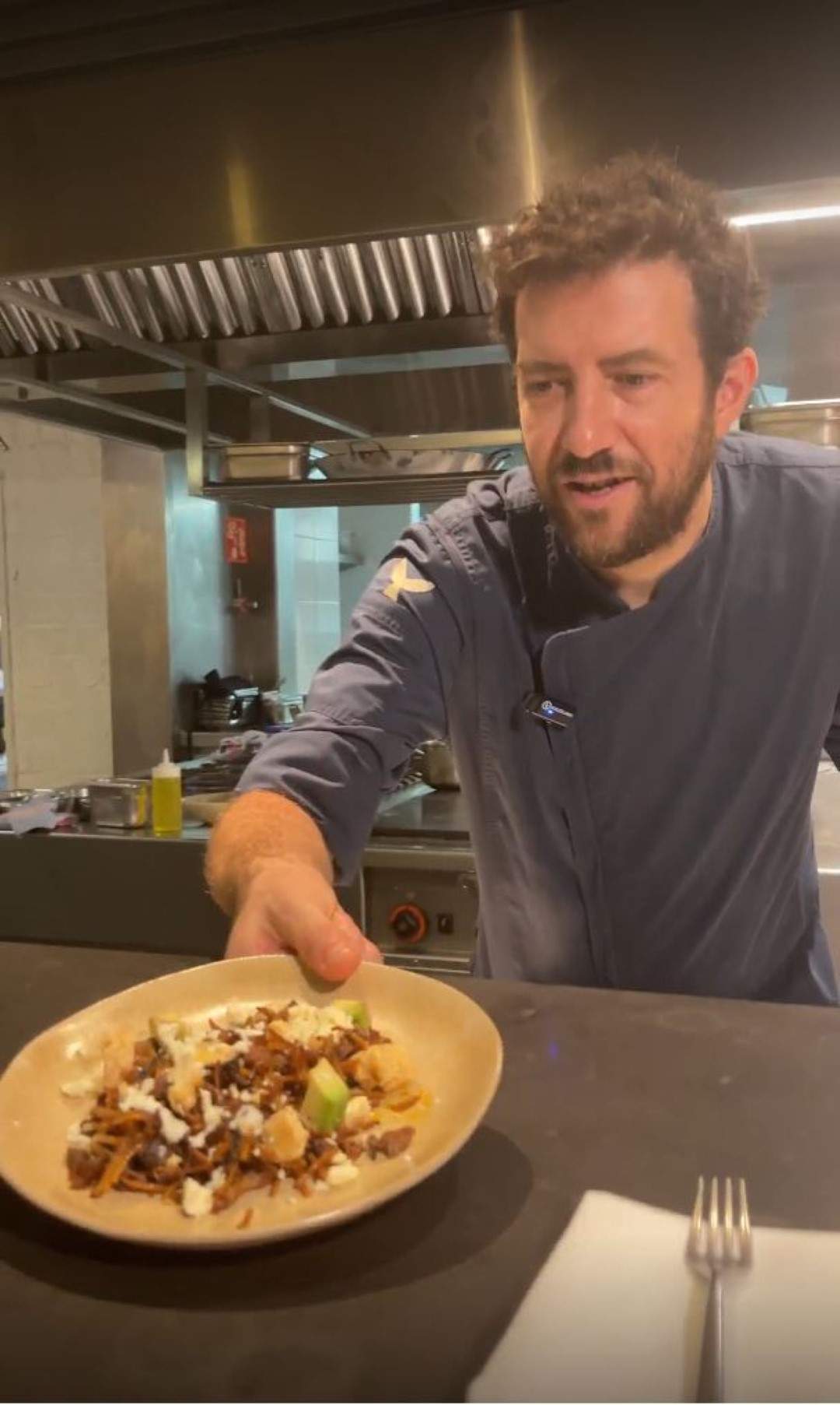 La deliciosa recepta de fideuà del xef Gerard Bellver que et transportarà a la infància