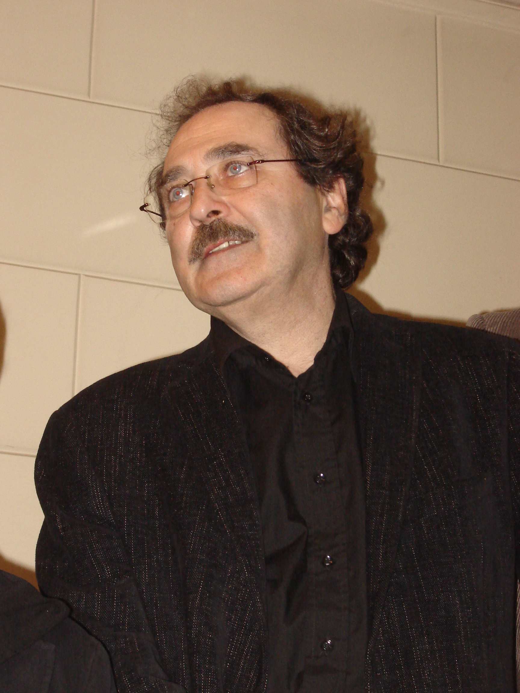 El poeta, crític literari, assagista i professor Jaume Pont Ibáñez ha mort aquest dijous a setanta nou anys acn
