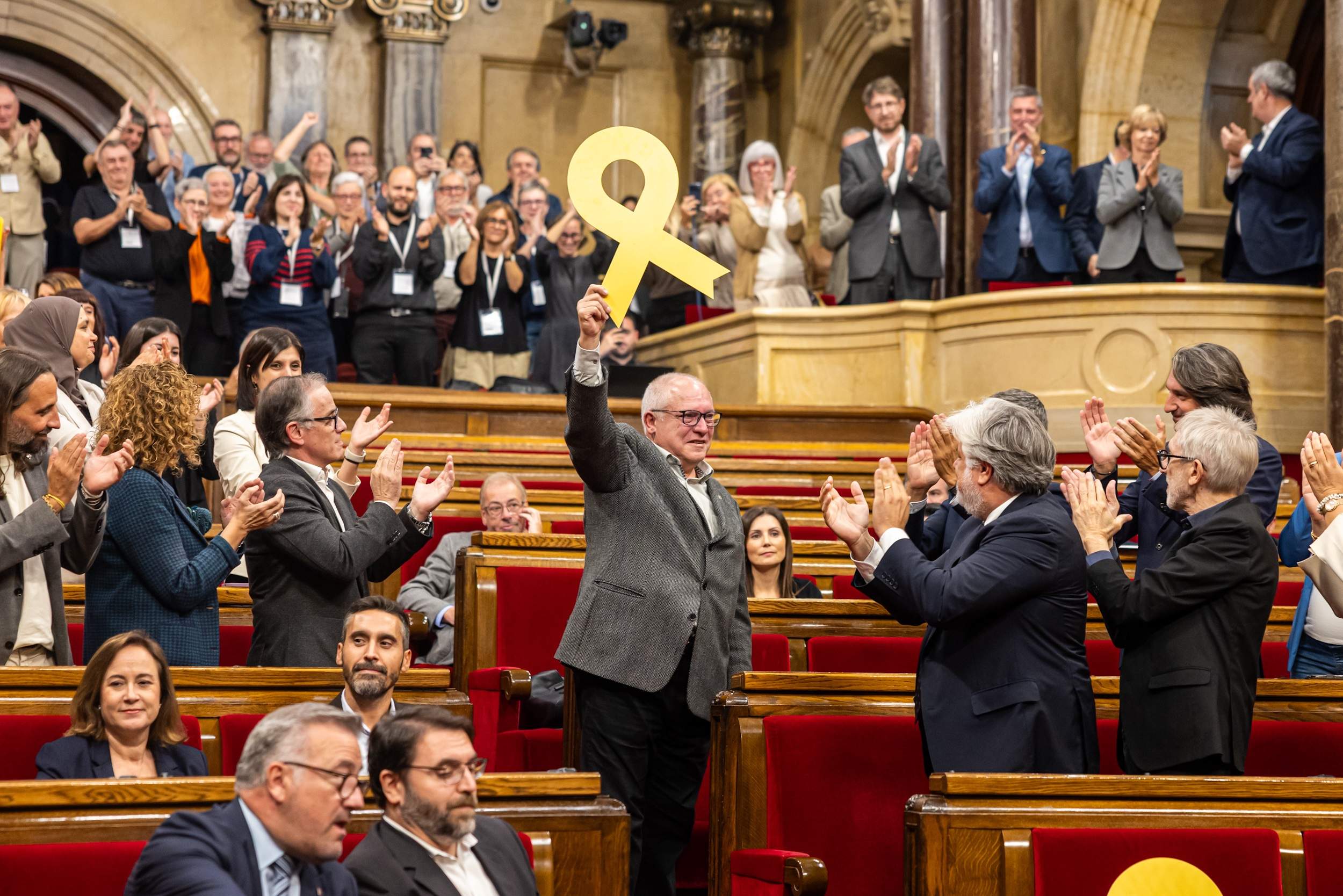 Lluís Puig vuelve al Parlament y reivindica la continuidad de la lucha independentista: "Nada termina hoy"