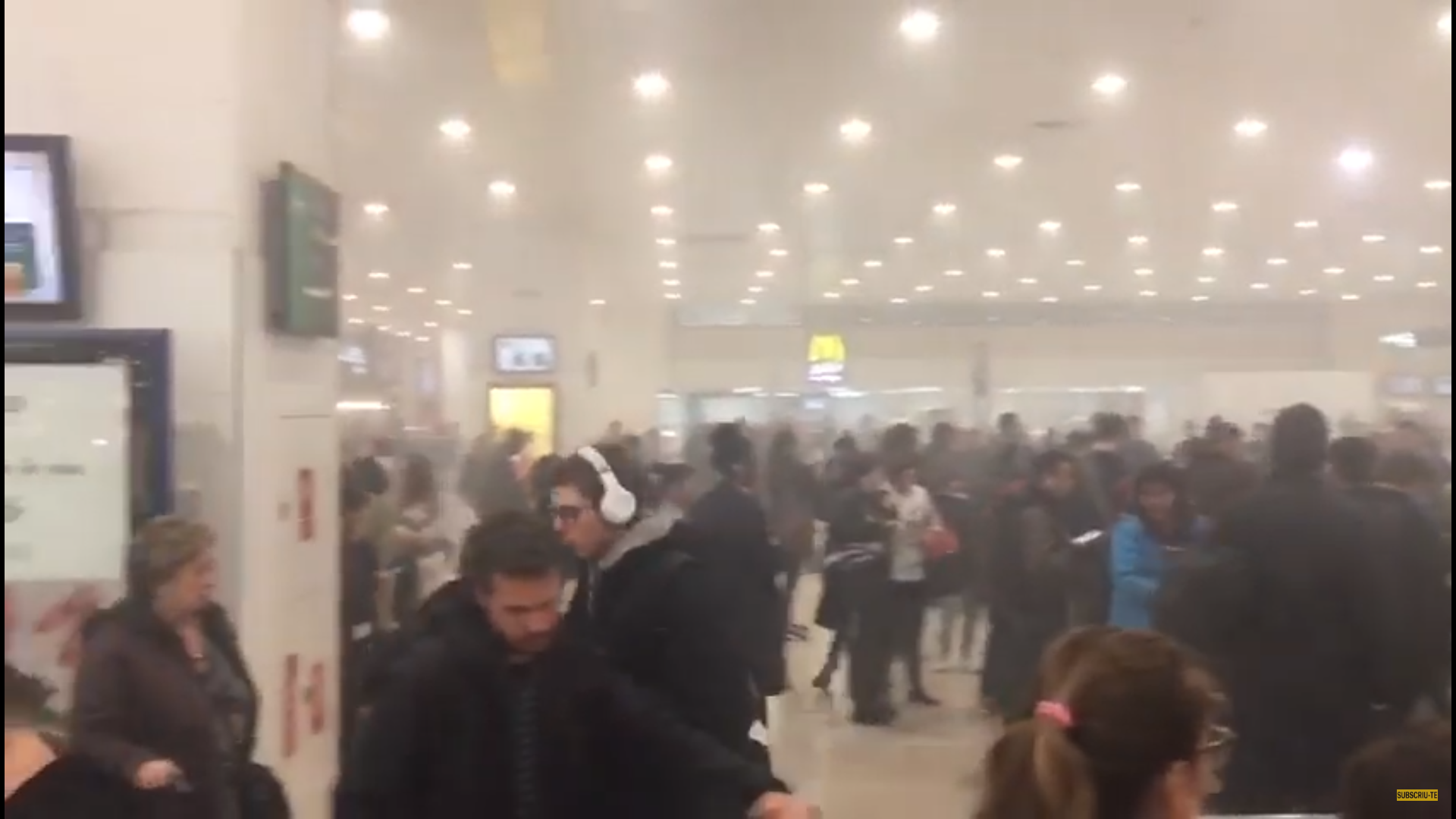 VÍDEO: Alerta a l'estació de Sants per una gran fumarada al vestíbul