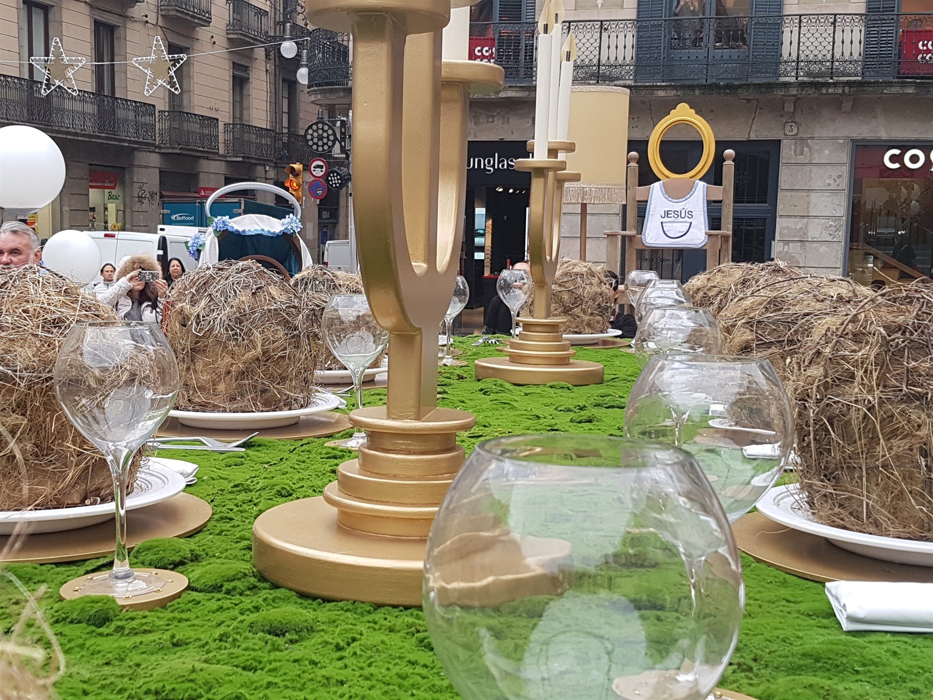 El Ayuntamiento de Barcelona ya muestra sus belenes