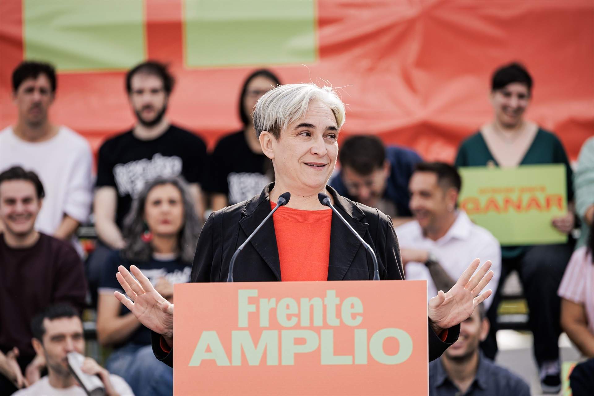 Colau propone subir las pensiones hasta el salario mínimo y recuperar la jubilación a los 65 años