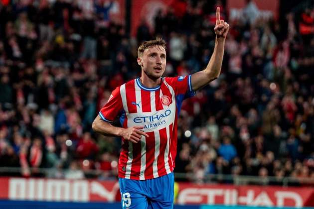 Vanat celebrant un gol Foto @GironaFC (Grande)