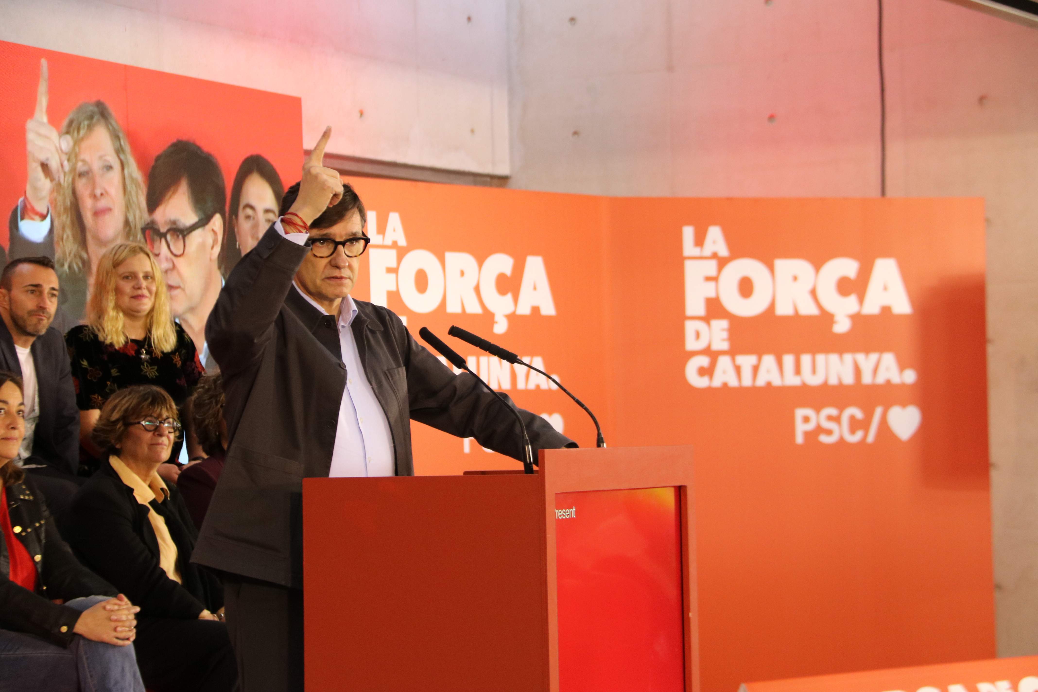 Illa promet detenir tots els implicats en la "violència gratuïta" al centre de Barcelona