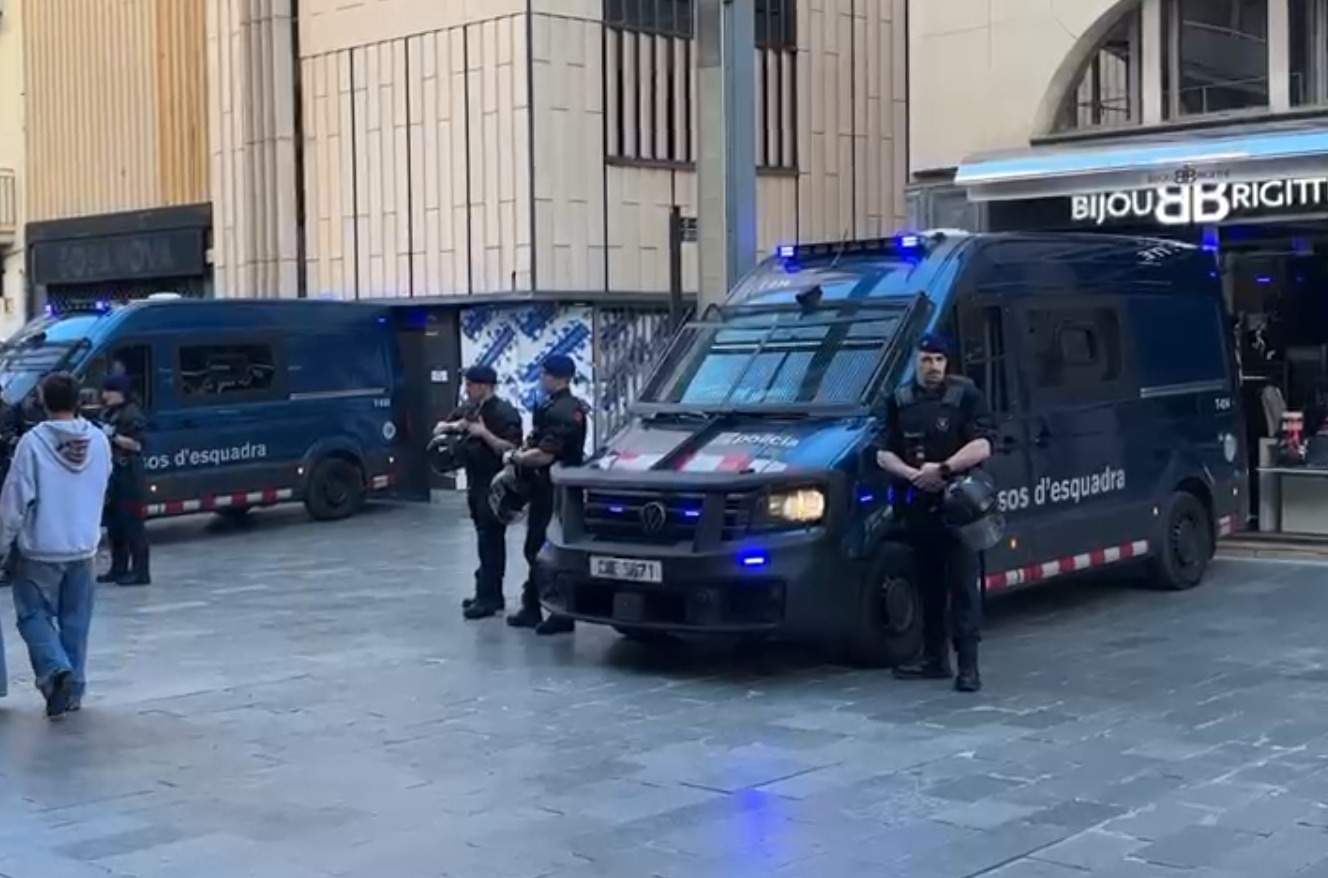 Convocatòria fantasma a Granollers: ningú apareix en una plaça de la Porxada blindada pel temor d'aldarulls