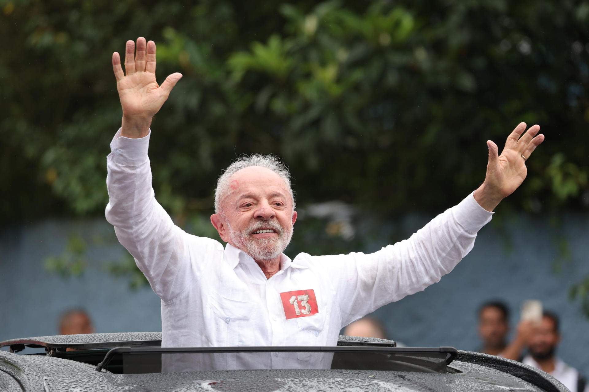 La justicia brasileña ordena alargar dos horas la votación tras las denuncias de Lula y Bolsonaro