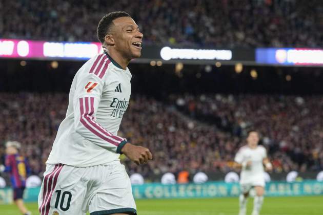 Mbappé celebra un gol contra el Barça / Foto: EFE Mbappé celebra un gol contra el Barça / Foto: EFE