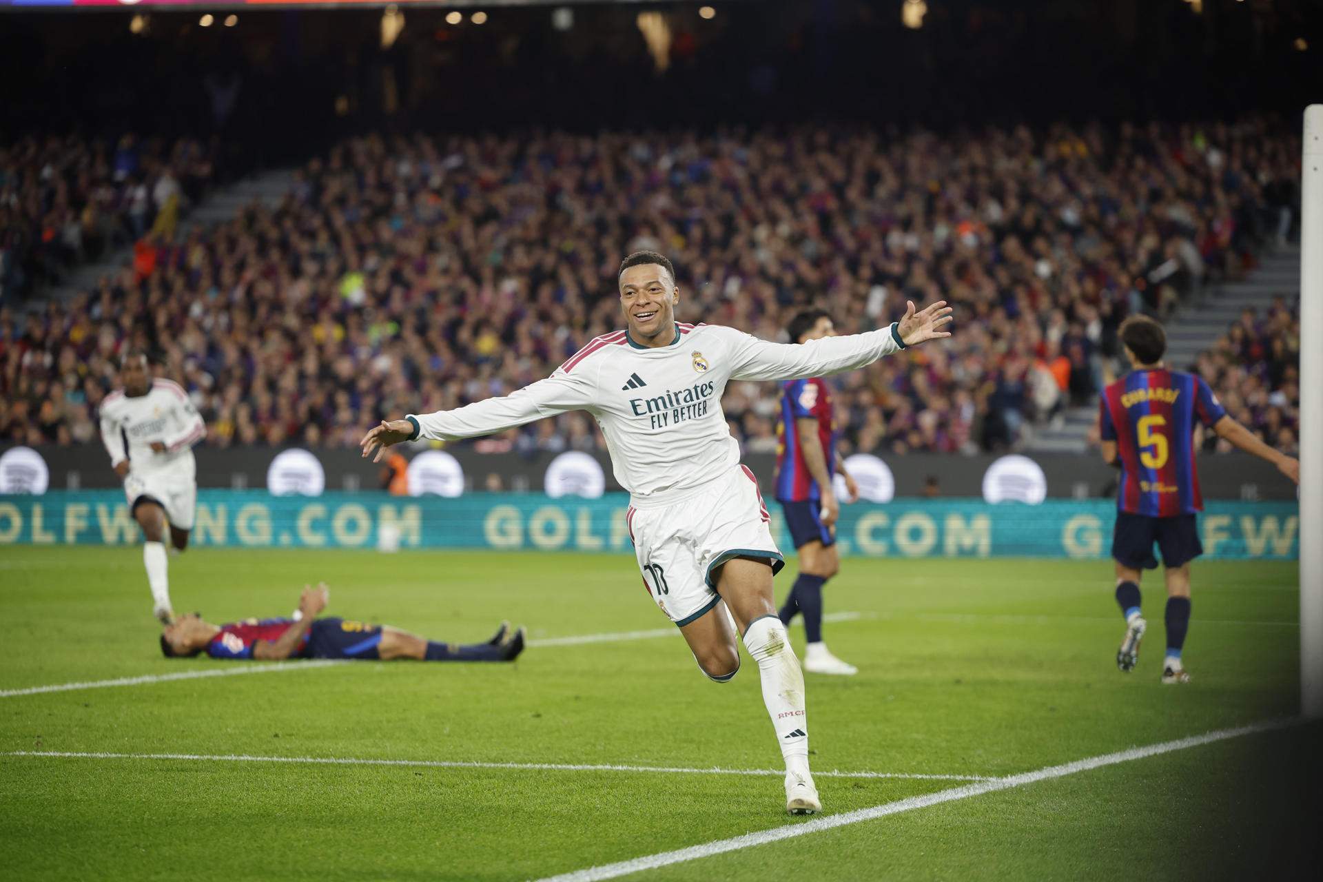 El Reial Madrid guanya un Barça espès en el Clàssic i es reenganxa a la Lliga (1-2)
