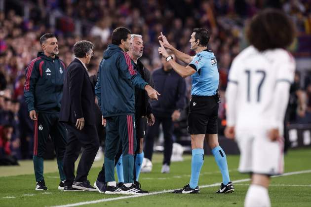 José Mourinho Real Madrid árbitro Juan Martínez Munuera / Foto: Europa Press José Mourinho Real Madrid árbitro Juan Martínez Munuera / Foto: Europa Press