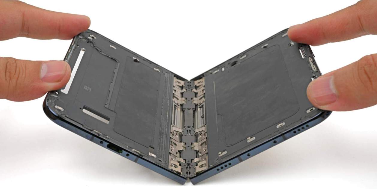iFixit ha desmontado el iPhone Duo y encuentra el posible problema por el que se rompen las pantallas