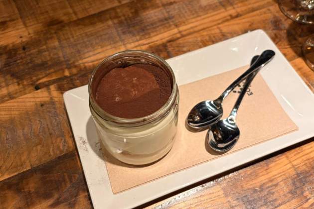 Tiramisú del restaurant Can Pizza. / Foto: Emma Porta
