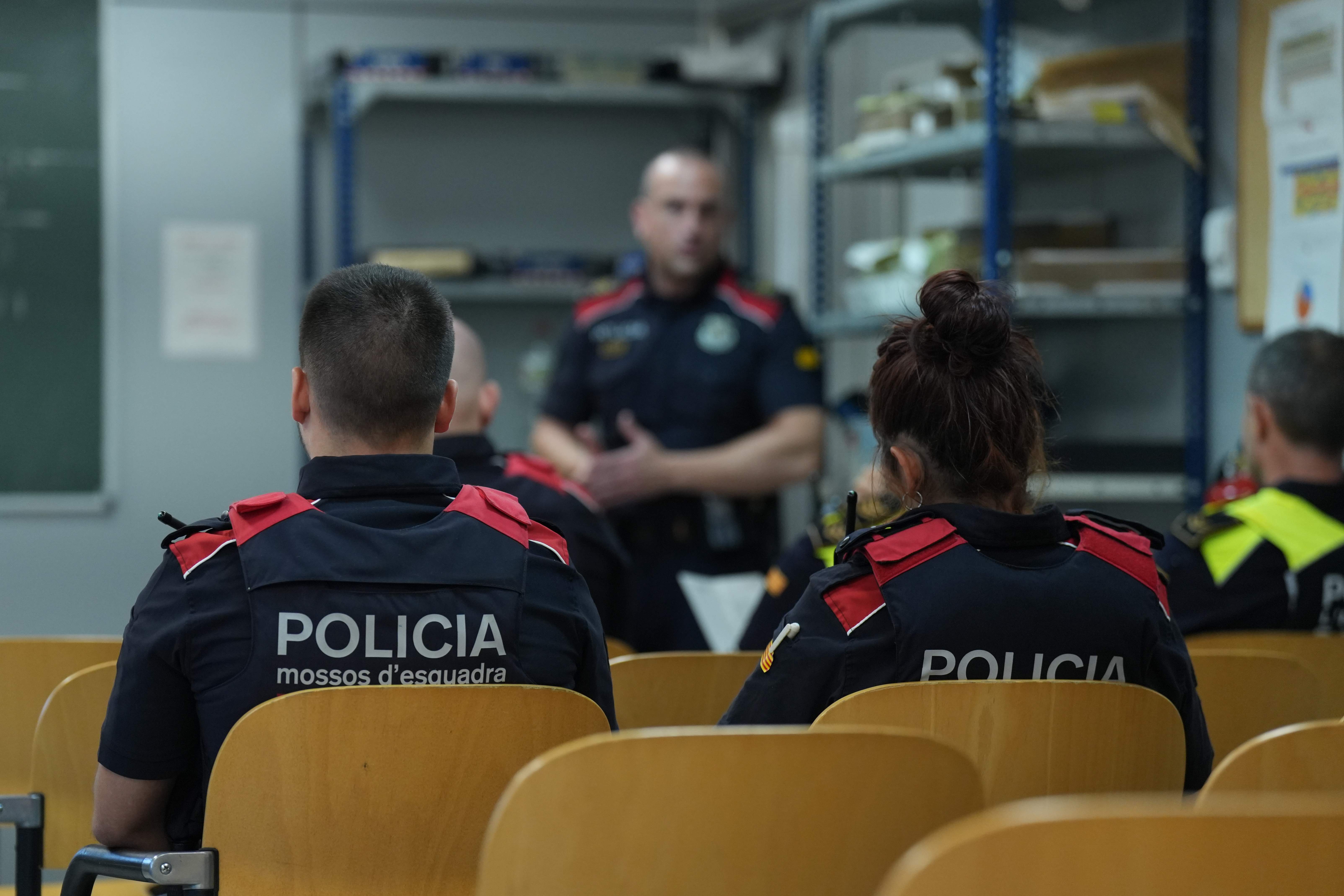 Mossos convoca una nova promoció de deu comissaris amb quatre places reservades a dones