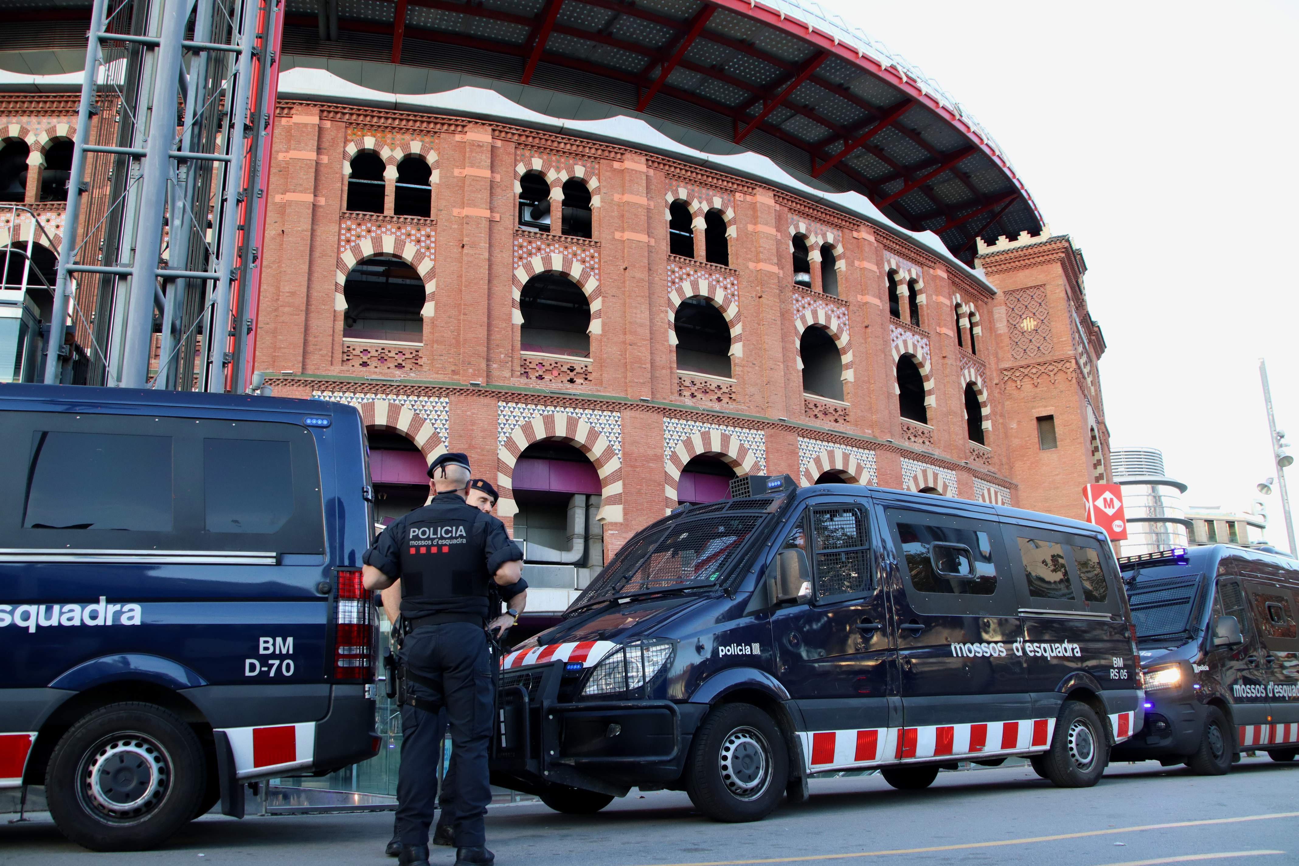 La policia alerta els comerciants de Sants d'una possible nova convocatòria aquest dilluns a la tarda