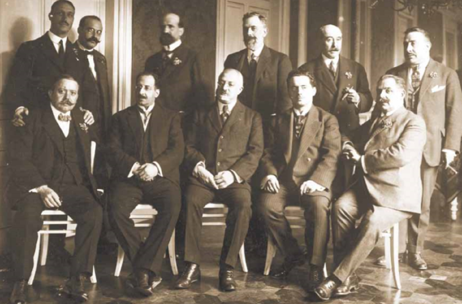 La Mancomunitat de Catalunya aprova el primer projecte d’autonomia