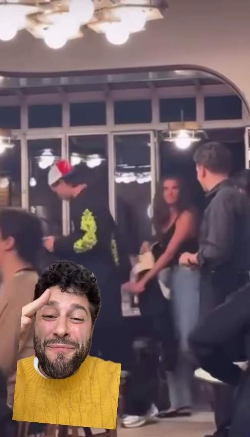 Ferran Torres entrando de la mano de Sara Sampaio en un restaurante de París / Instagram Ferran Torres entrando de la mano de Sara Sampaio en un restaurante de París / Instagram