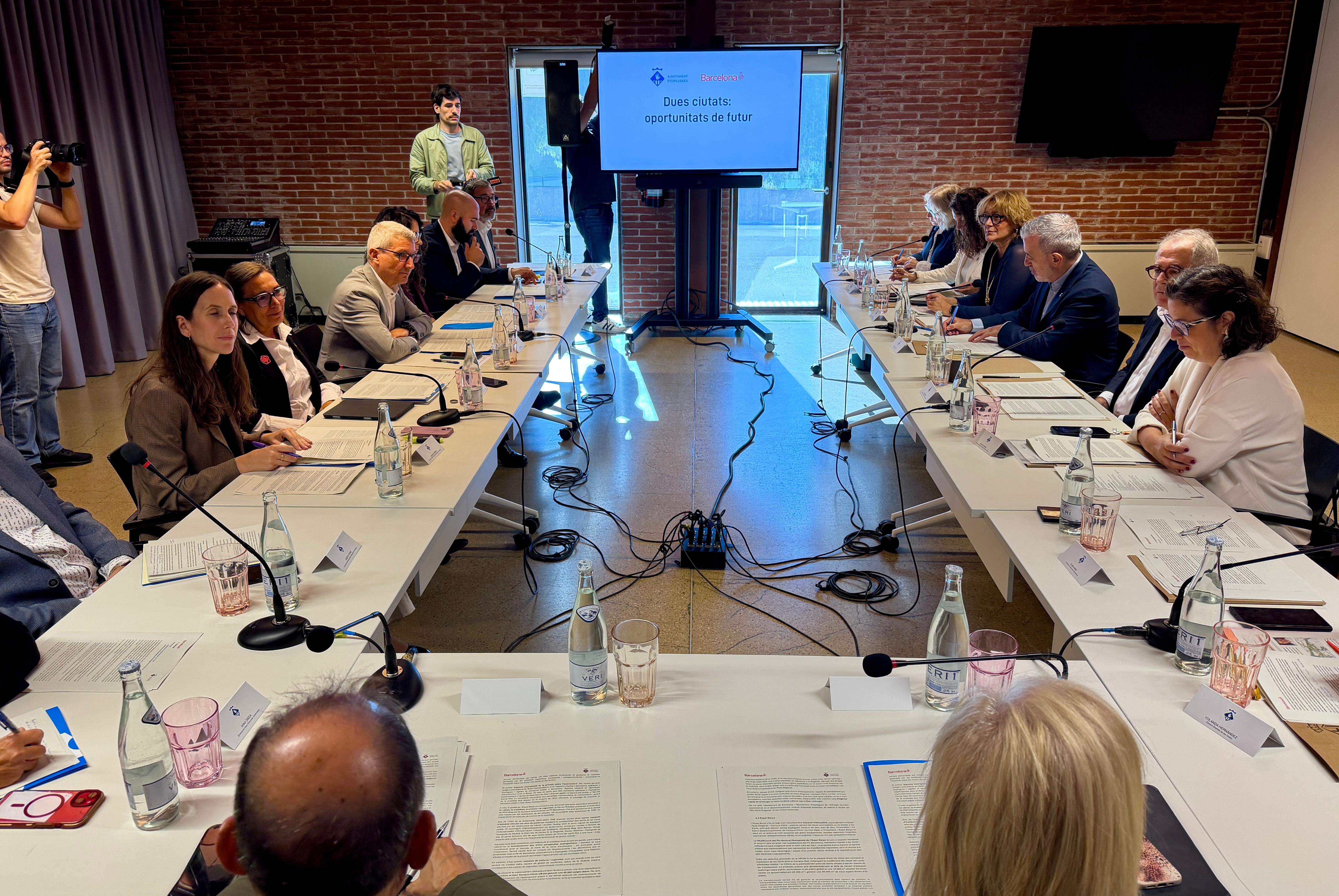 Barcelona y Esplugues crean una comisión mixta para fortalecer proyectos "fronterizos" como el Campus Clínic