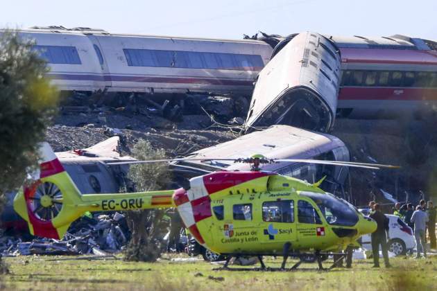 Accident de tren a Toledo / Foto: EFE Accident de tren a Toledo / Foto: EFE