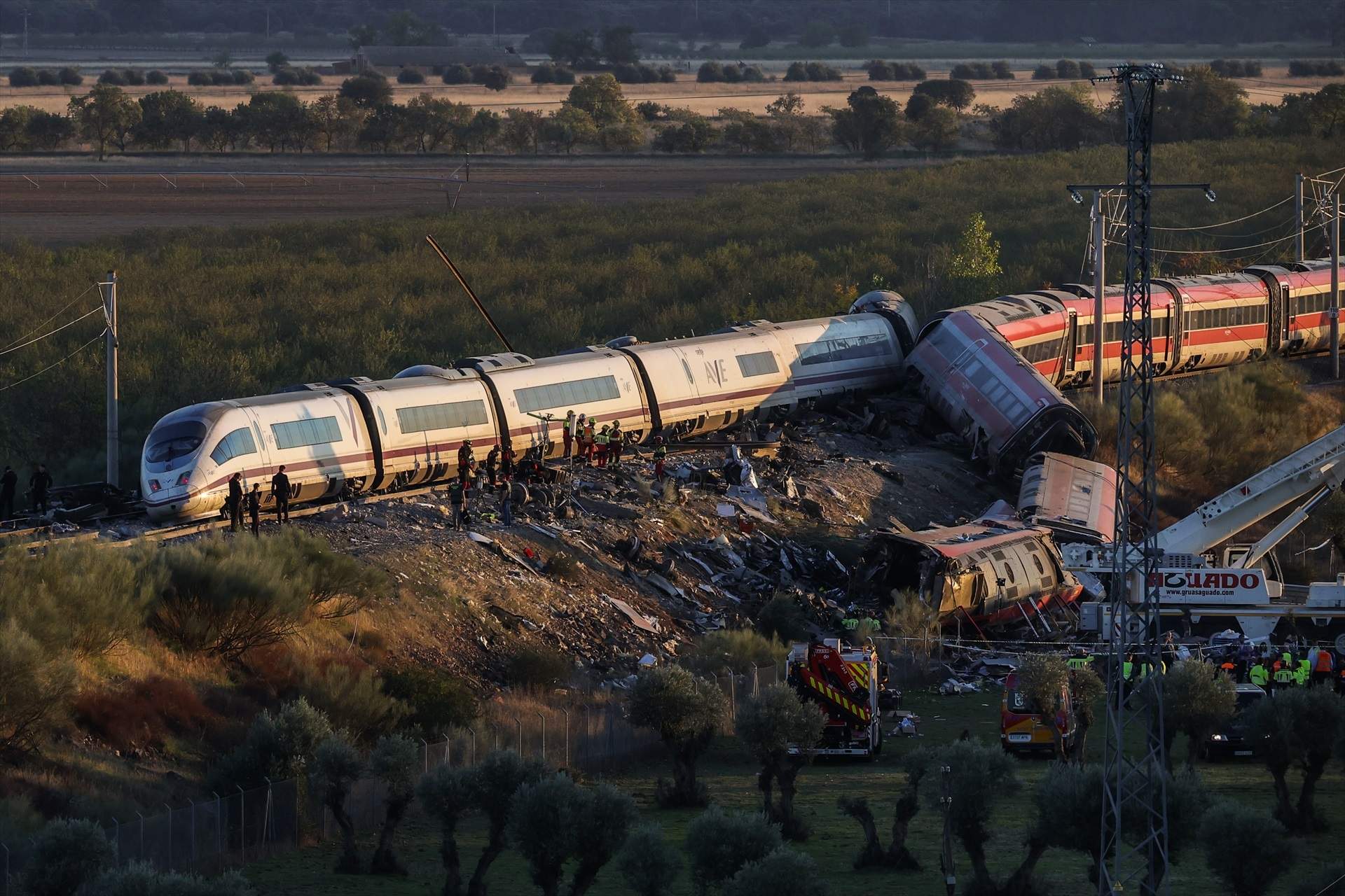 EuropaPress 7874969 agentes servicios emergencias trabajan lugar hechos 28 octubre 2026 urda