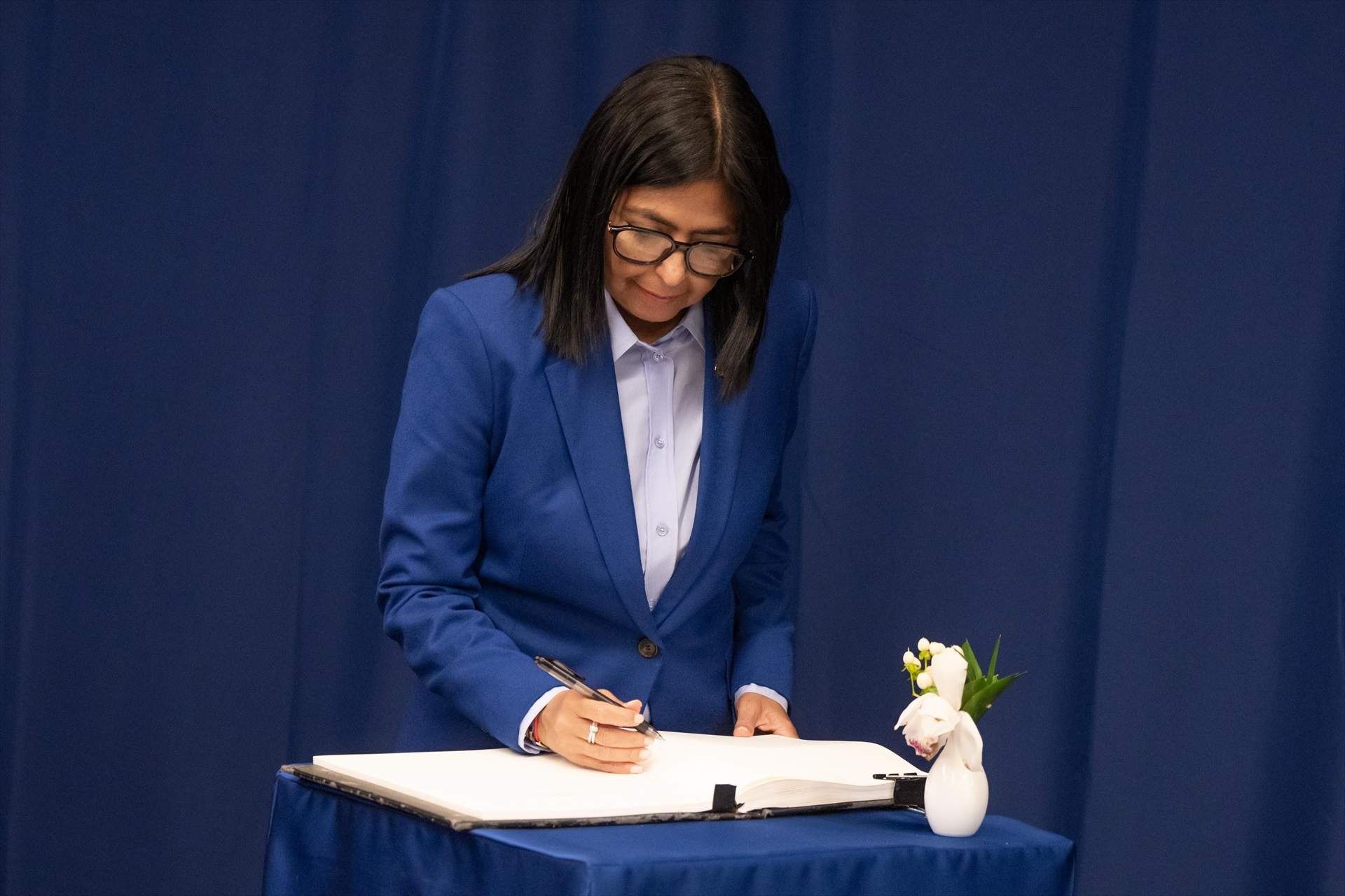 Delcy Rodríguez promete elecciones, aún sin fecha, en Venezuela con una autoridad electoral renovada