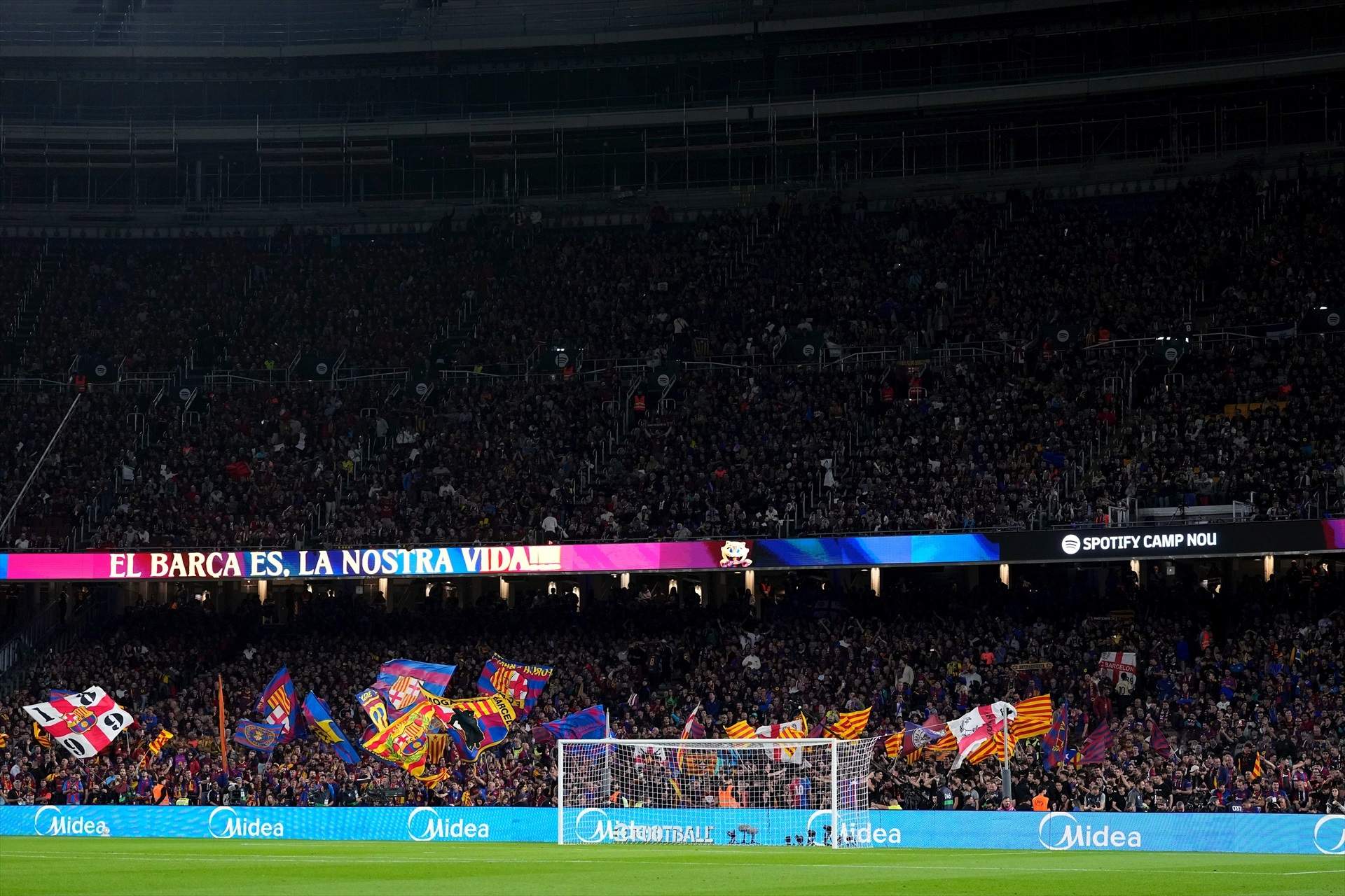 La herida vuelve a abrirse: el Barça clausura temporalmente la Grada de Animación