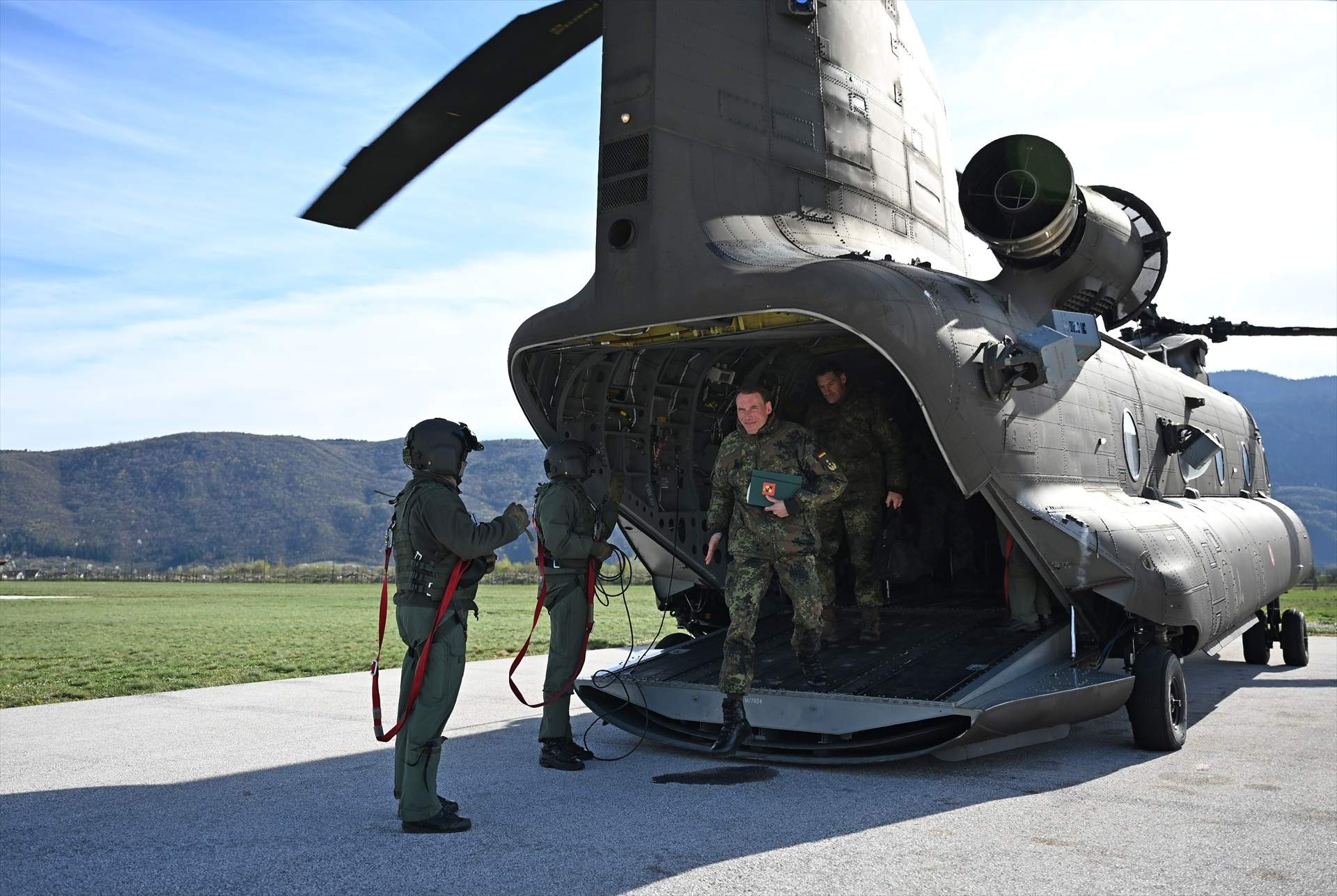 Almenys tres morts en estavellar-se un helicòpter militar de la missió de la Unió Europea a Bòsnia