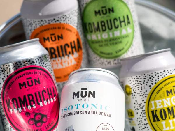 Les begudes Casual de la marca Mūn Kombucha en llauna.