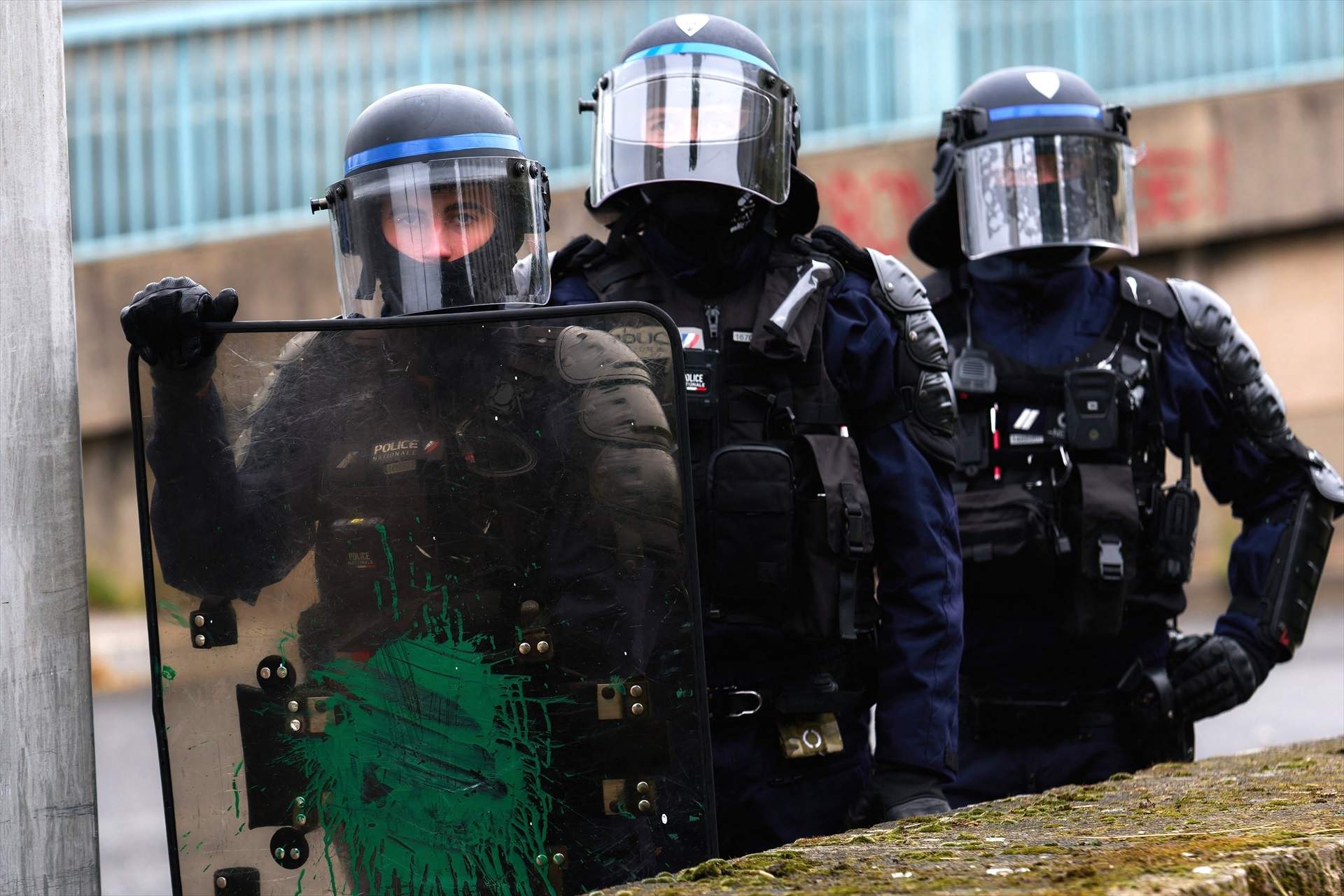 França es blinda amb 70.000 agents davant el temor que Halloween dispari la violència de les protestes