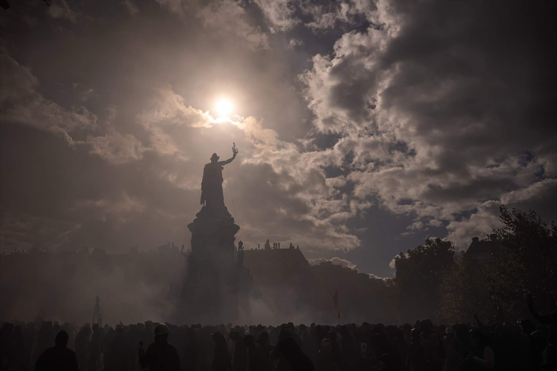 Terror a París per Halloween: centre blindat, protestes prohibides, toc de queda i 70.000 agents mobilitzats