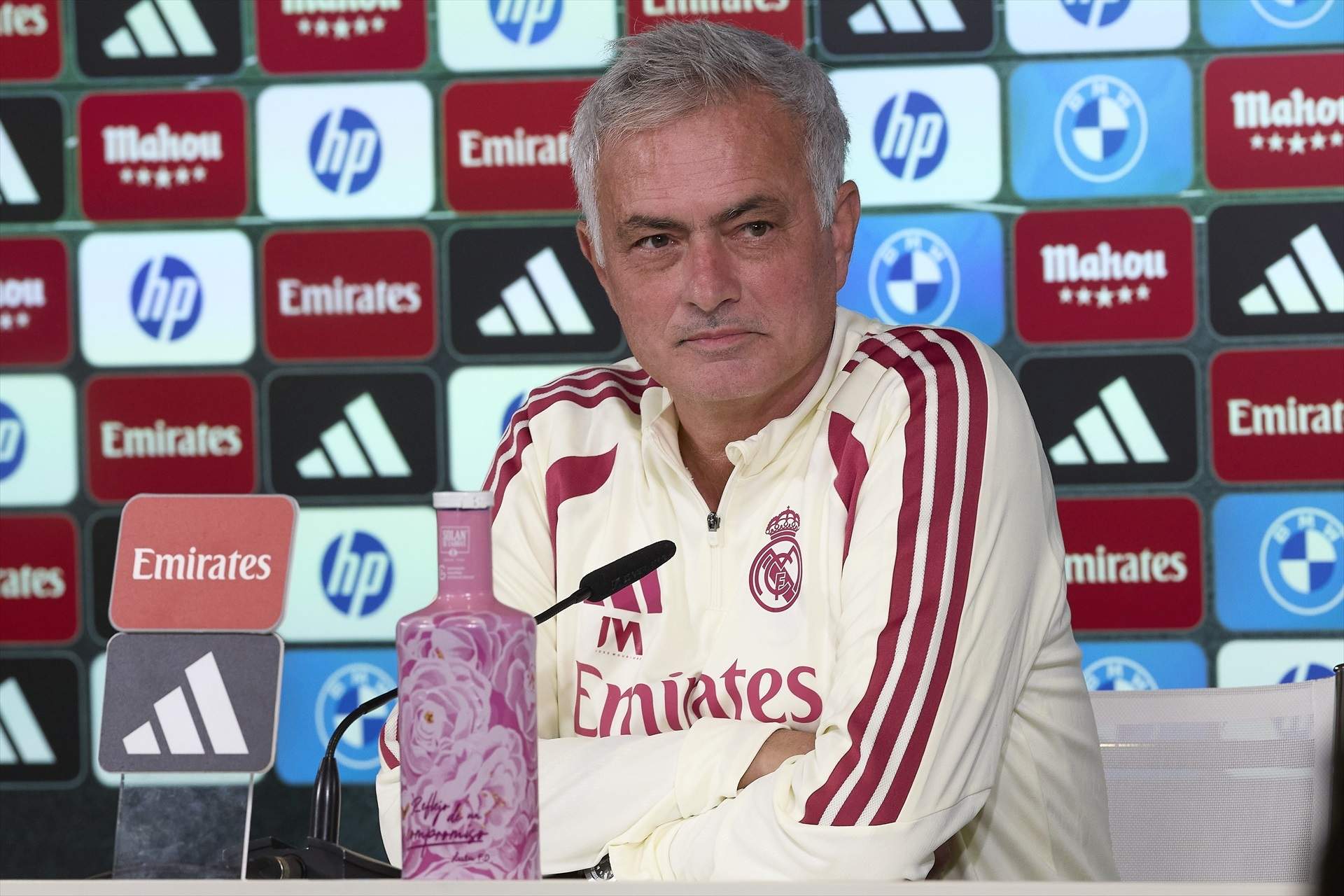 Mourinho, irònic amb el calendari: "És un regal que hem d'afrontar, a veure si els deixem tristos"