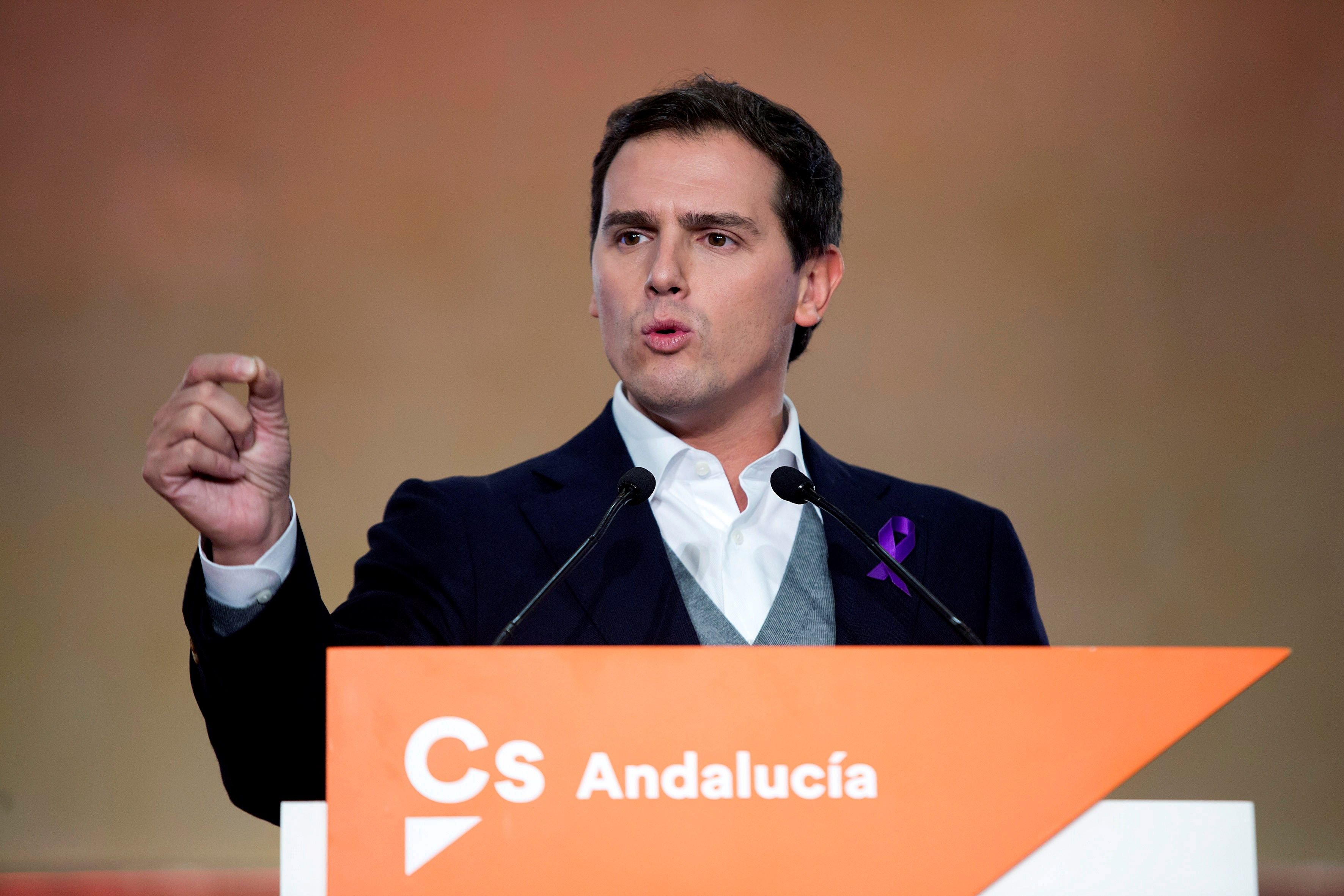 Rivera porta la catalanofòbia a Andalusia: el català garrepa