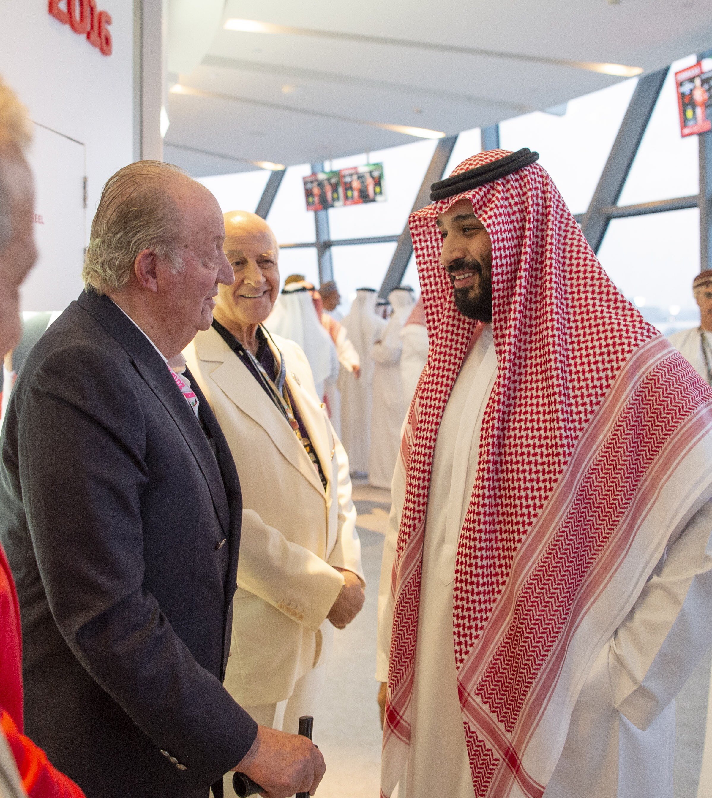 Juan Carlos y el heredero saudí se reunieron en privado tras hacerse la foto
