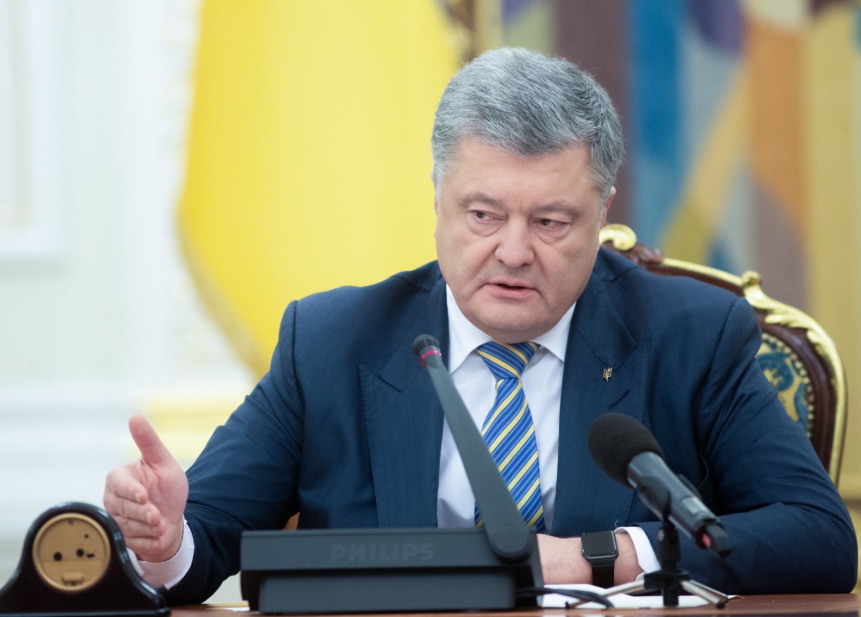 Poroshenko prohíbe la entrada a Ucrania a rusos de entre 16 y 60 años