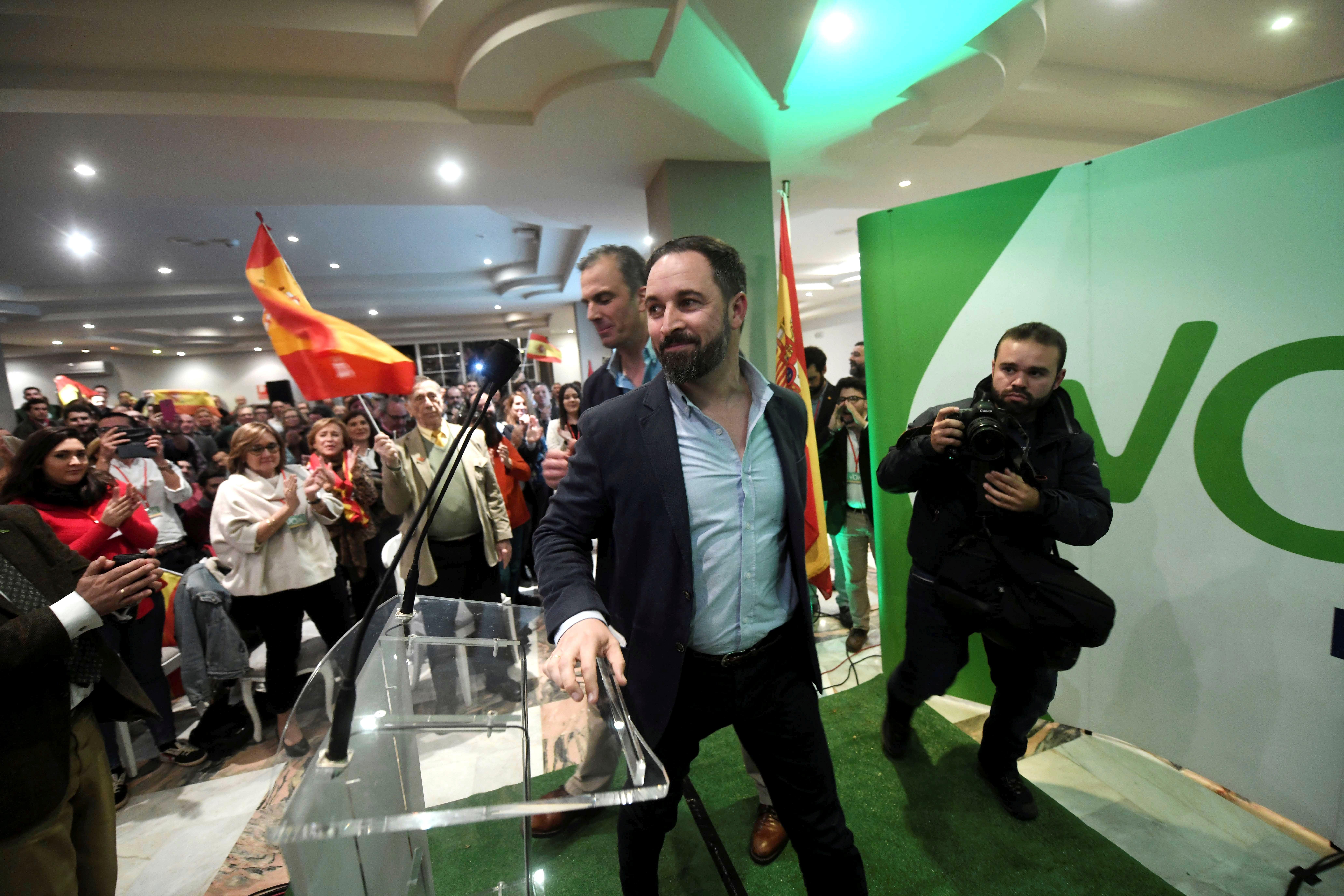 ENCUESTA: Vox irrumpe en el Parlamento andaluz y la derecha podría tumbar a Díaz