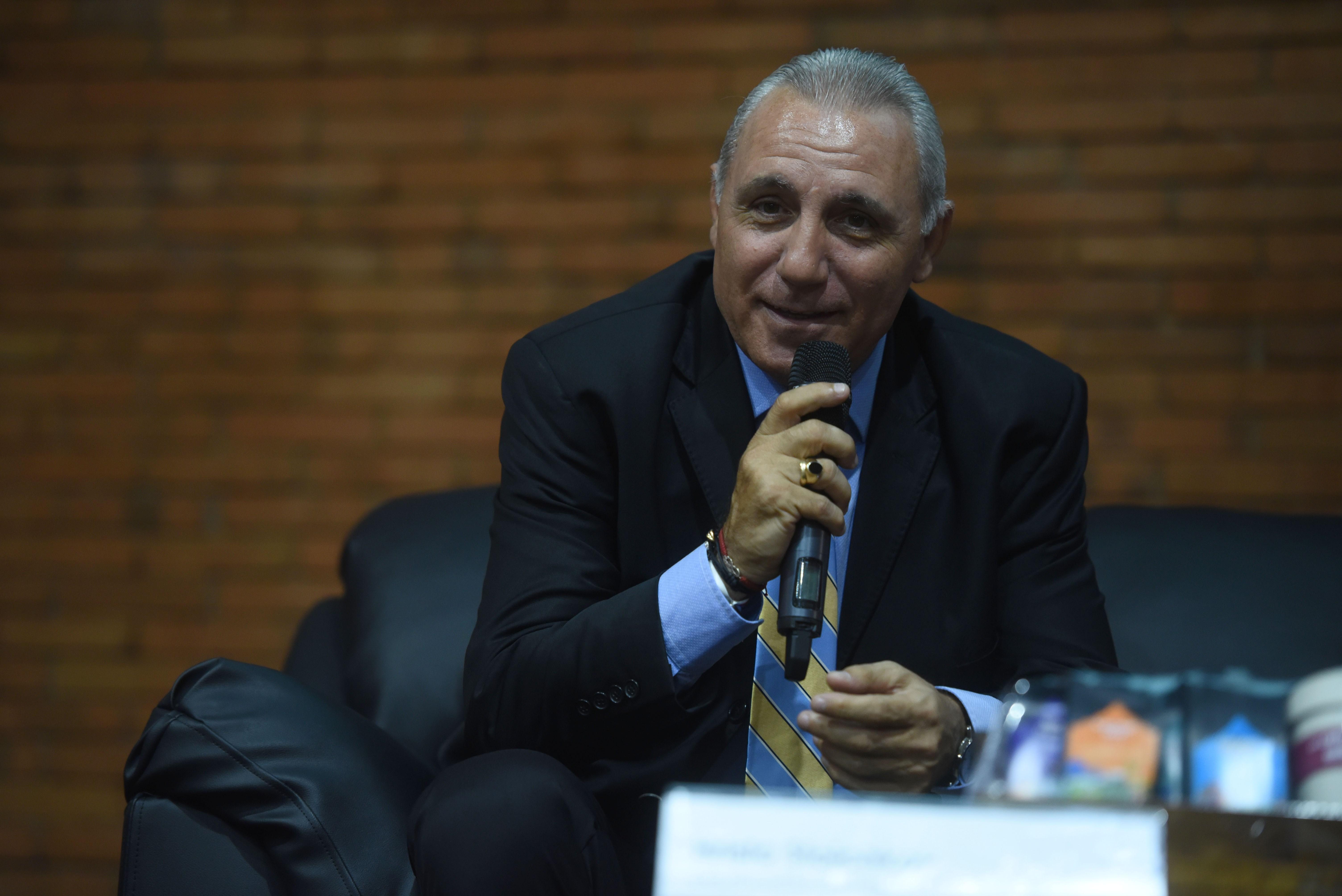 Stoichkov elogia a Messi y le hace reverencias